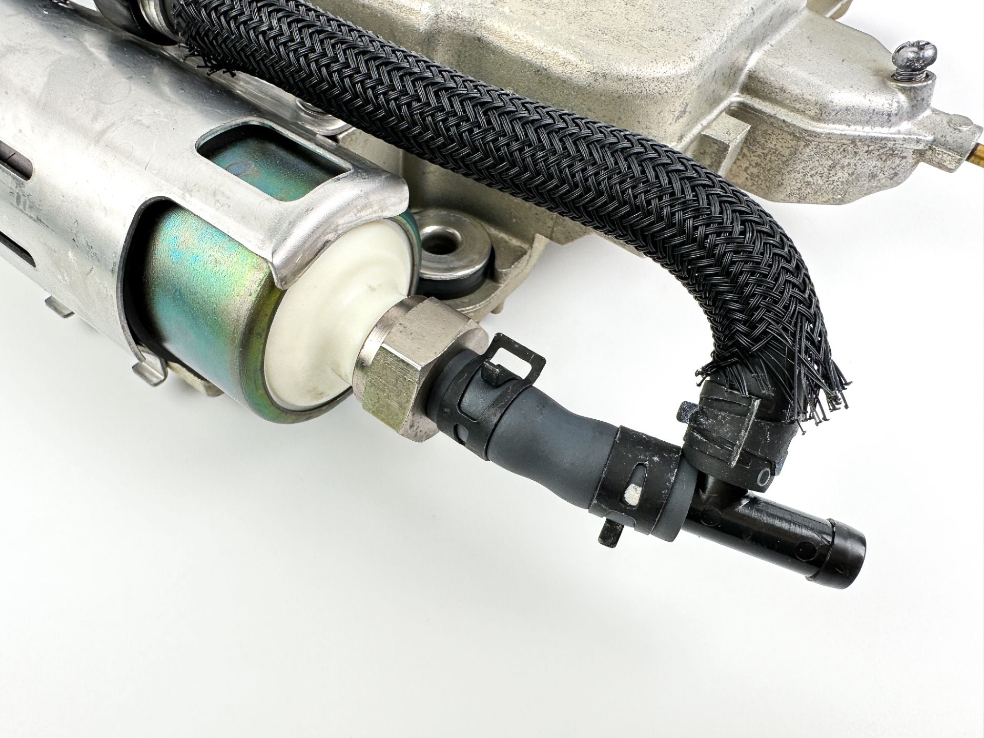 2005 Yamaha 250HP 4 Stroke VST Float Chamber Assembly 6P2-14180-00-00 Cleaned & Tested