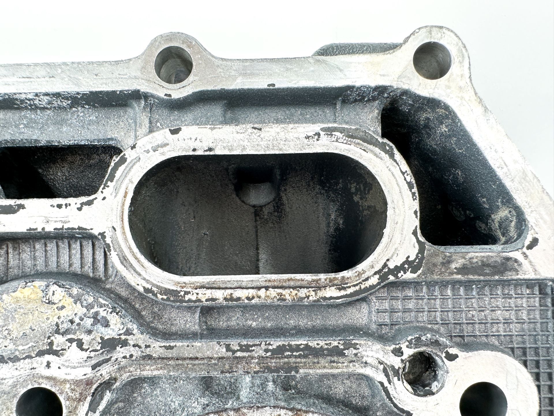 2015 Yamaha 150 HP 4 Stroke Outboard Cylinder Head 63P-W009A-04-9S OEM