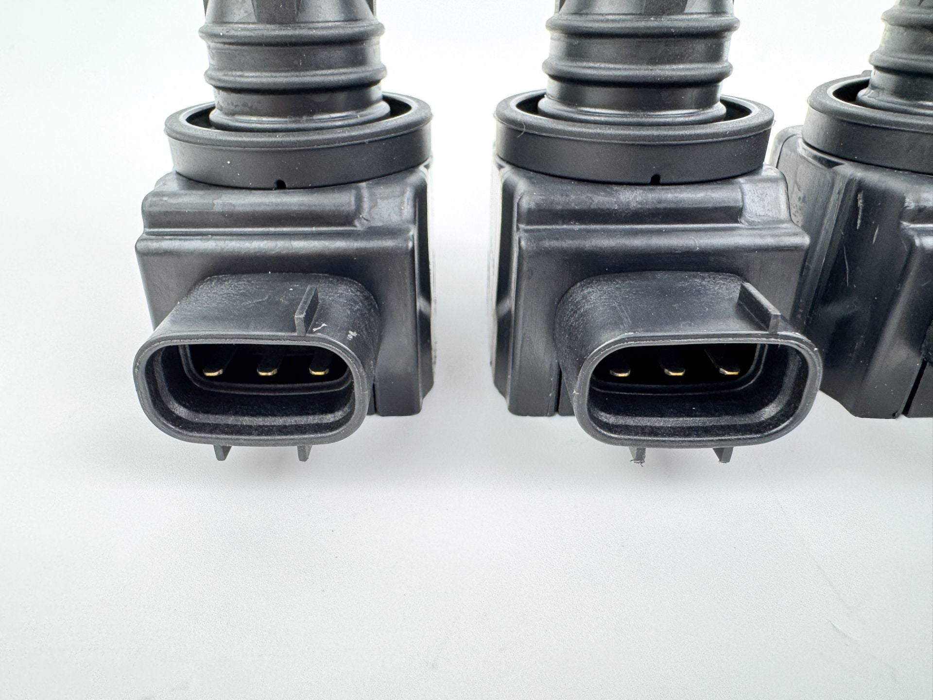 2010 Suzuki 250 HP 4 Stroke Outboard Ignition Coil Set 33410-93J00 OEM
