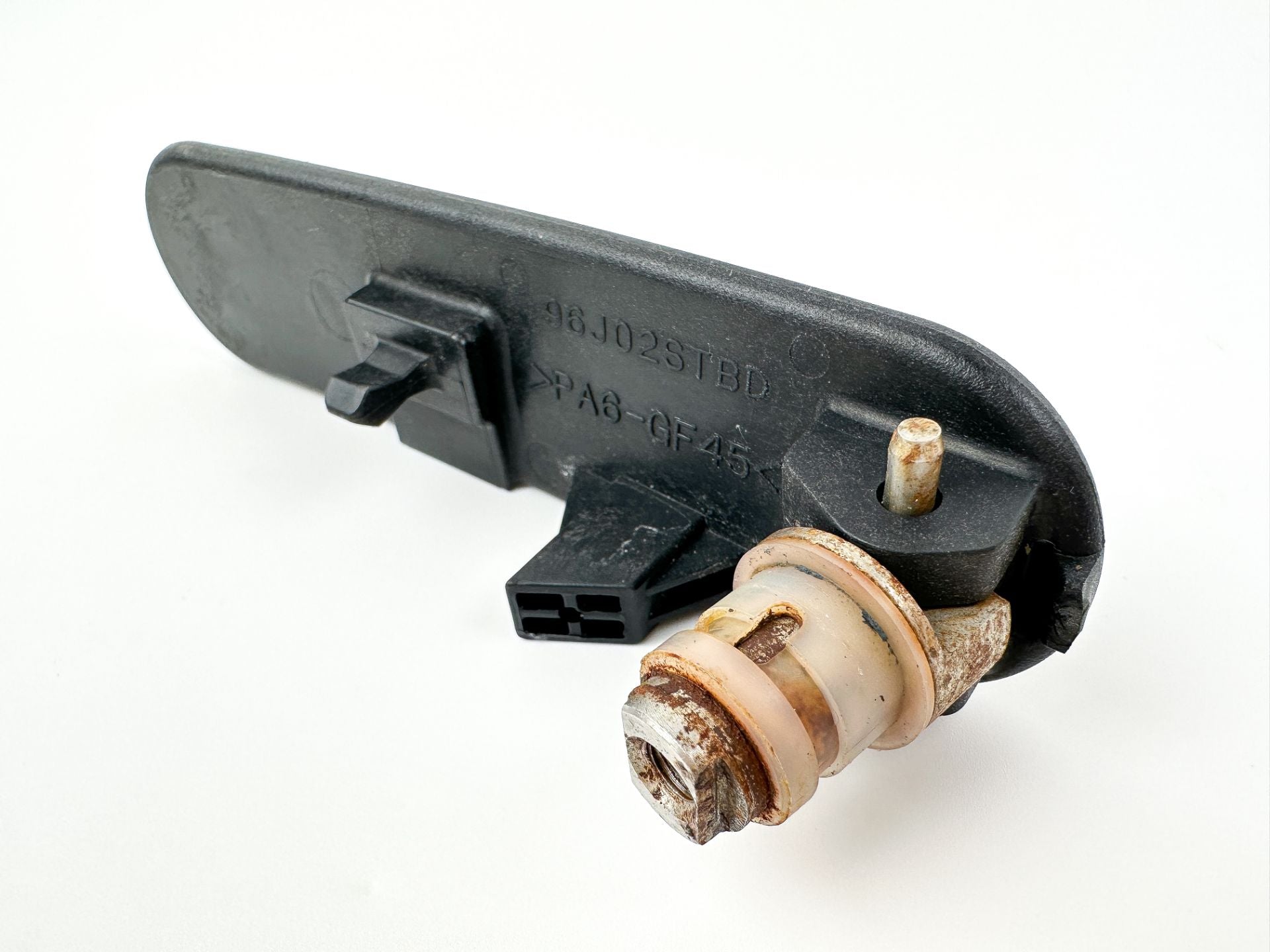 2007 Suzuki 150 HP 4 Stroke Outboard Starboard Latch Handle 61633-96J02 OEM