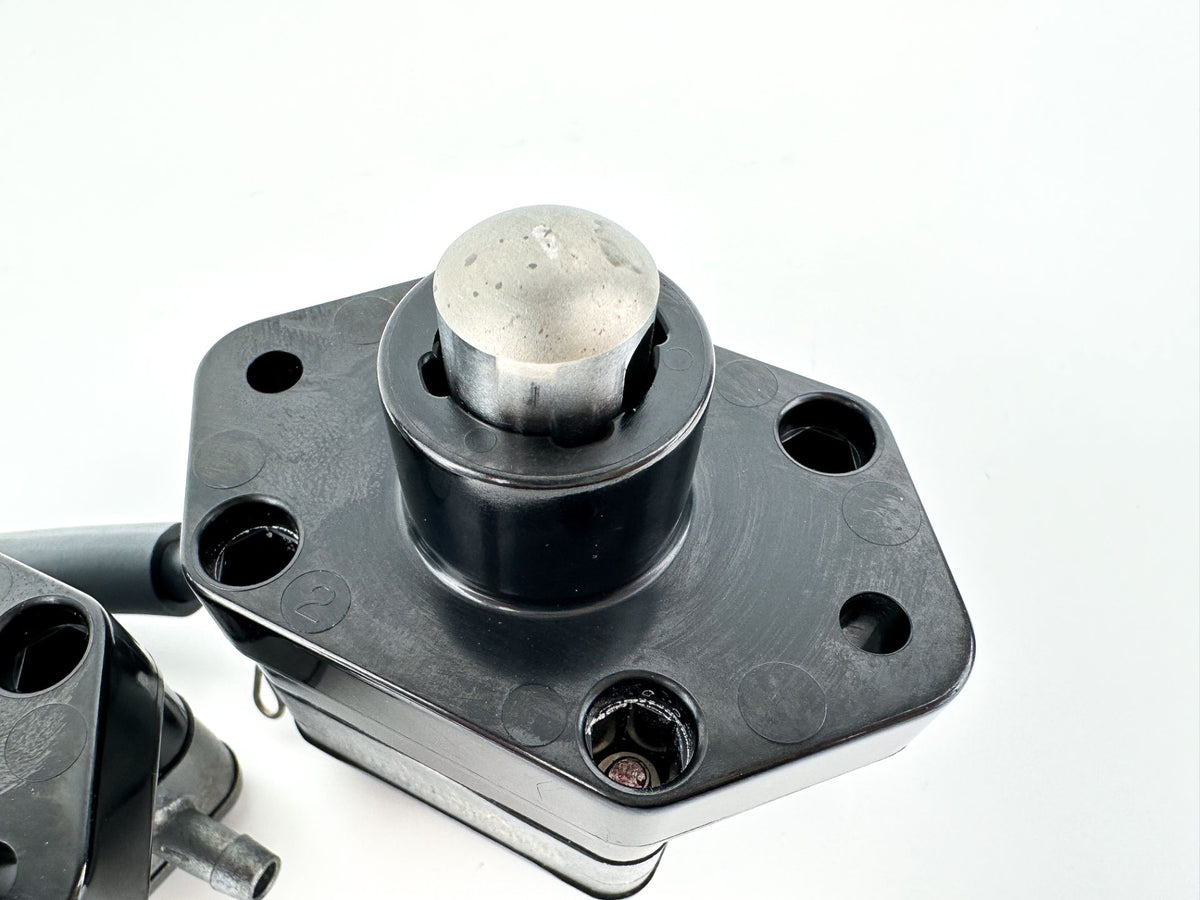 2001 Yamaha 80 HP 4 Stroke Outboard Fuel Pump 67F-24410-00-00 OEM
