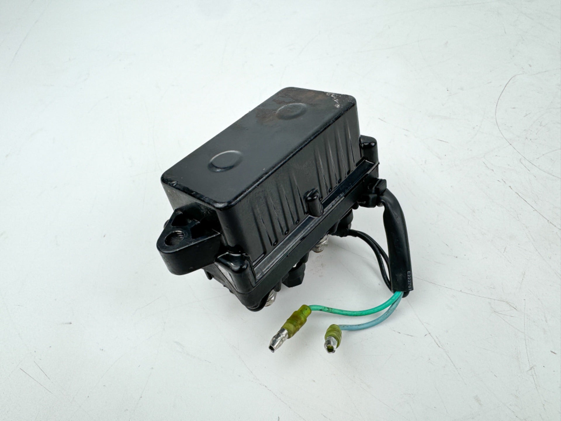 2001 Yamaha 50 HP 4 Stroke Outboard Trim Tilt Relay 6H1-81950-00-00 OEM