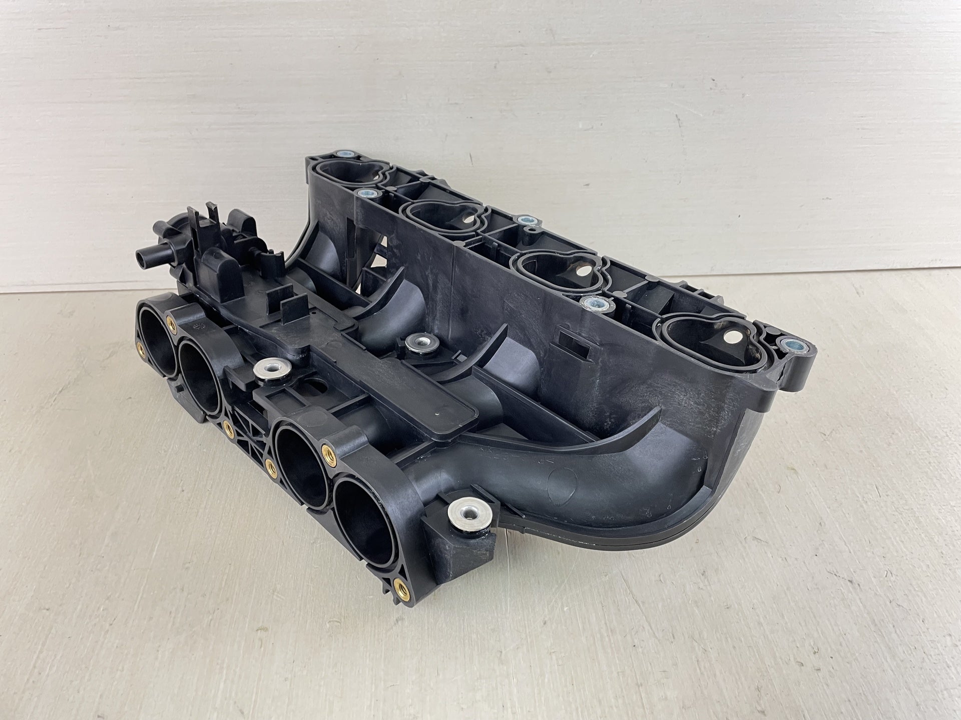 04 - 2014 Yamaha 150HP 4 Stroke Outboard Intake Manifold 63P-13641-00-00