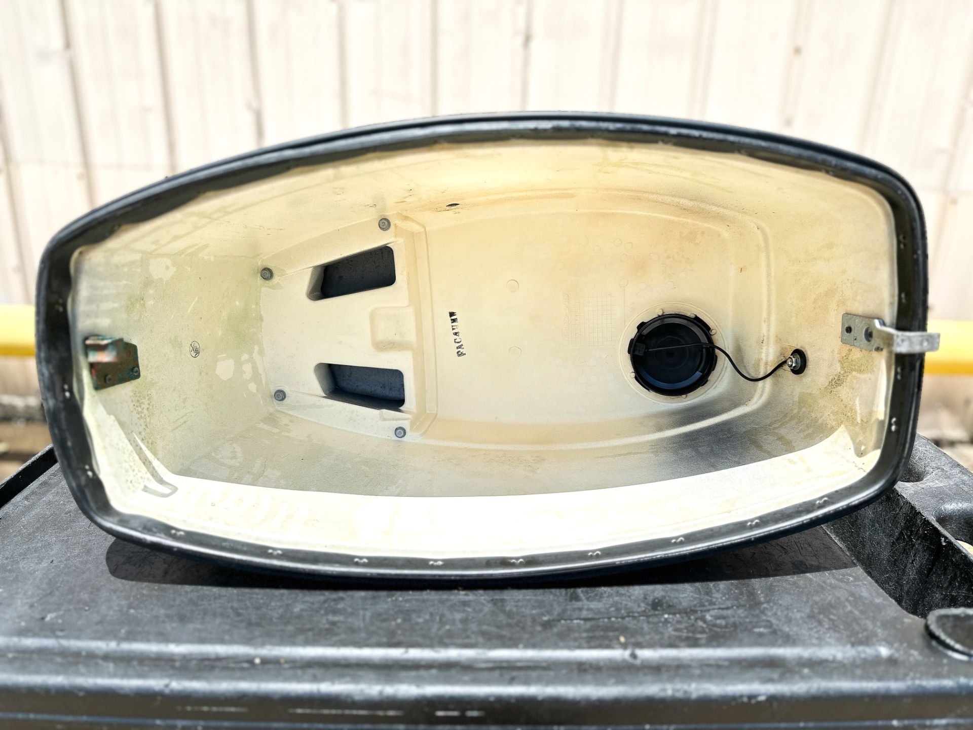 2003 Yamaha 50 HP 2 Stroke Outboard Top Cowling 62X-42610-60-4D OEM