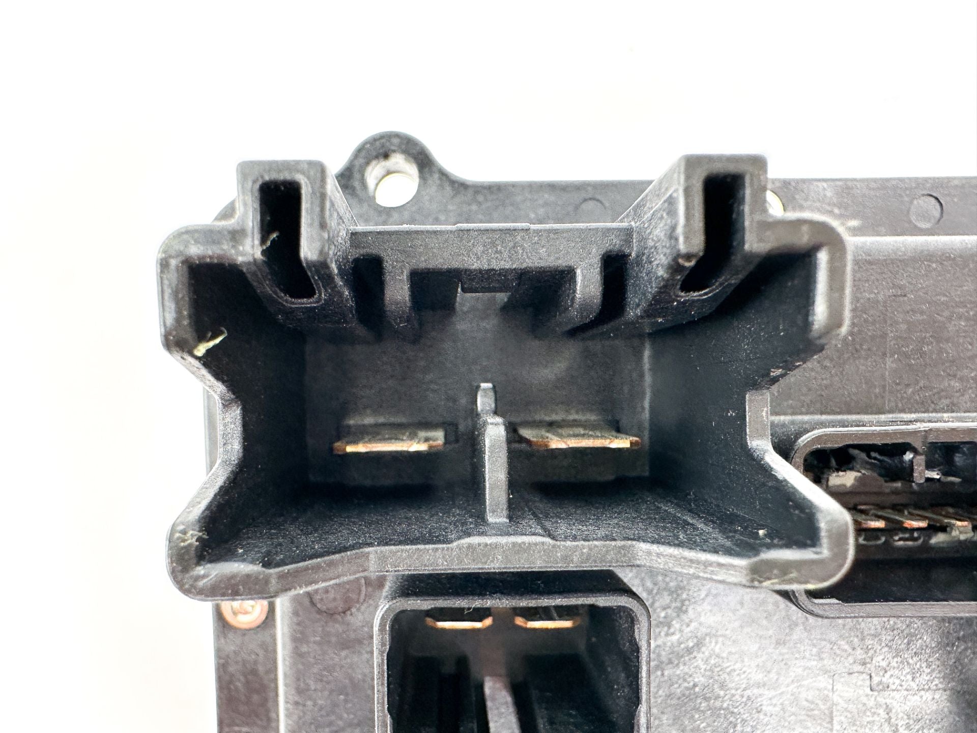 2005 Yamaha 250 HP 4 Stroke Outboard Fuse Box 6P2-82170-00-00 OEM