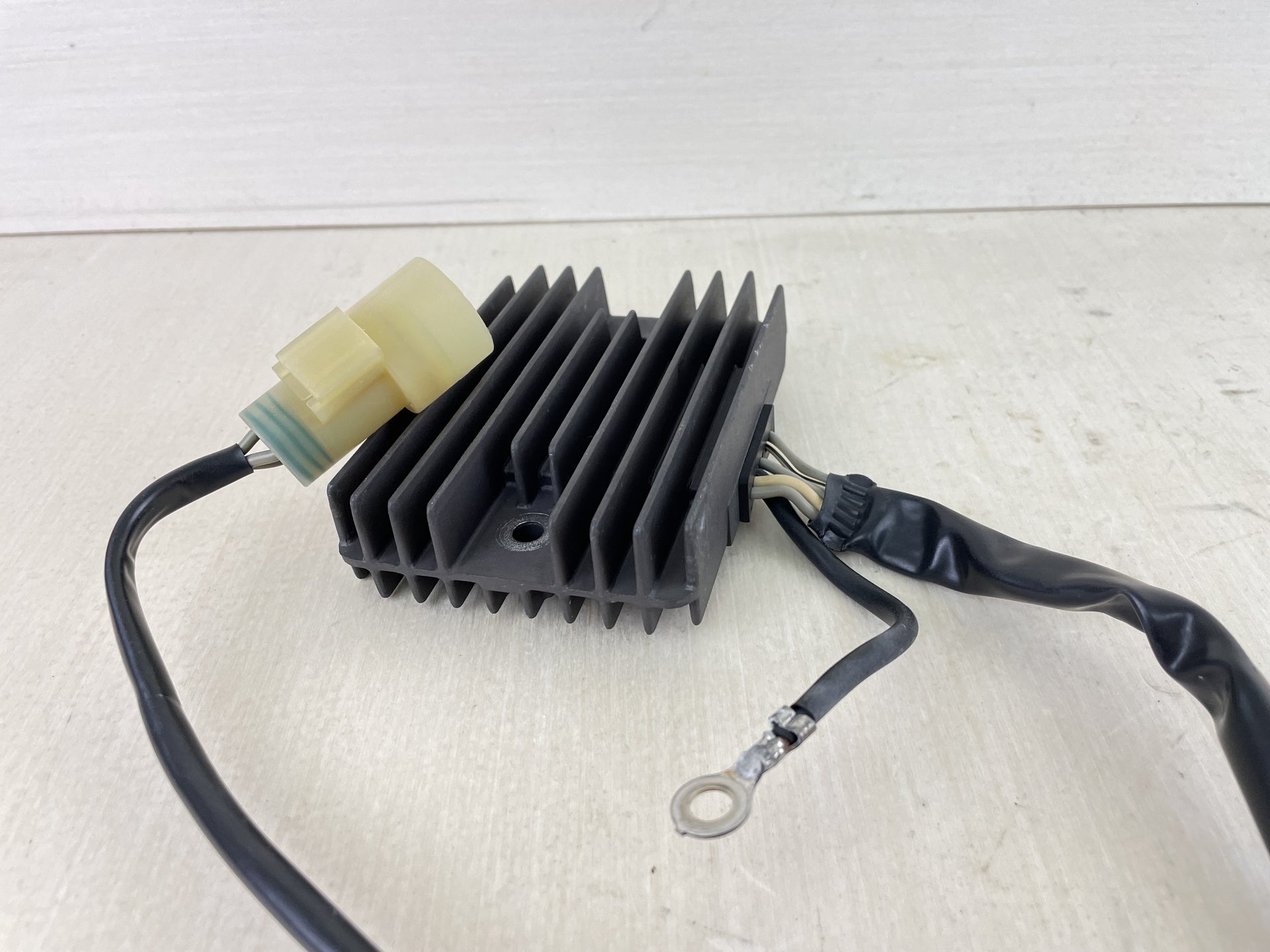 1997 + Honda BF 75 90 HP Outboard Regulator Rectifier 31750-ZW1-003