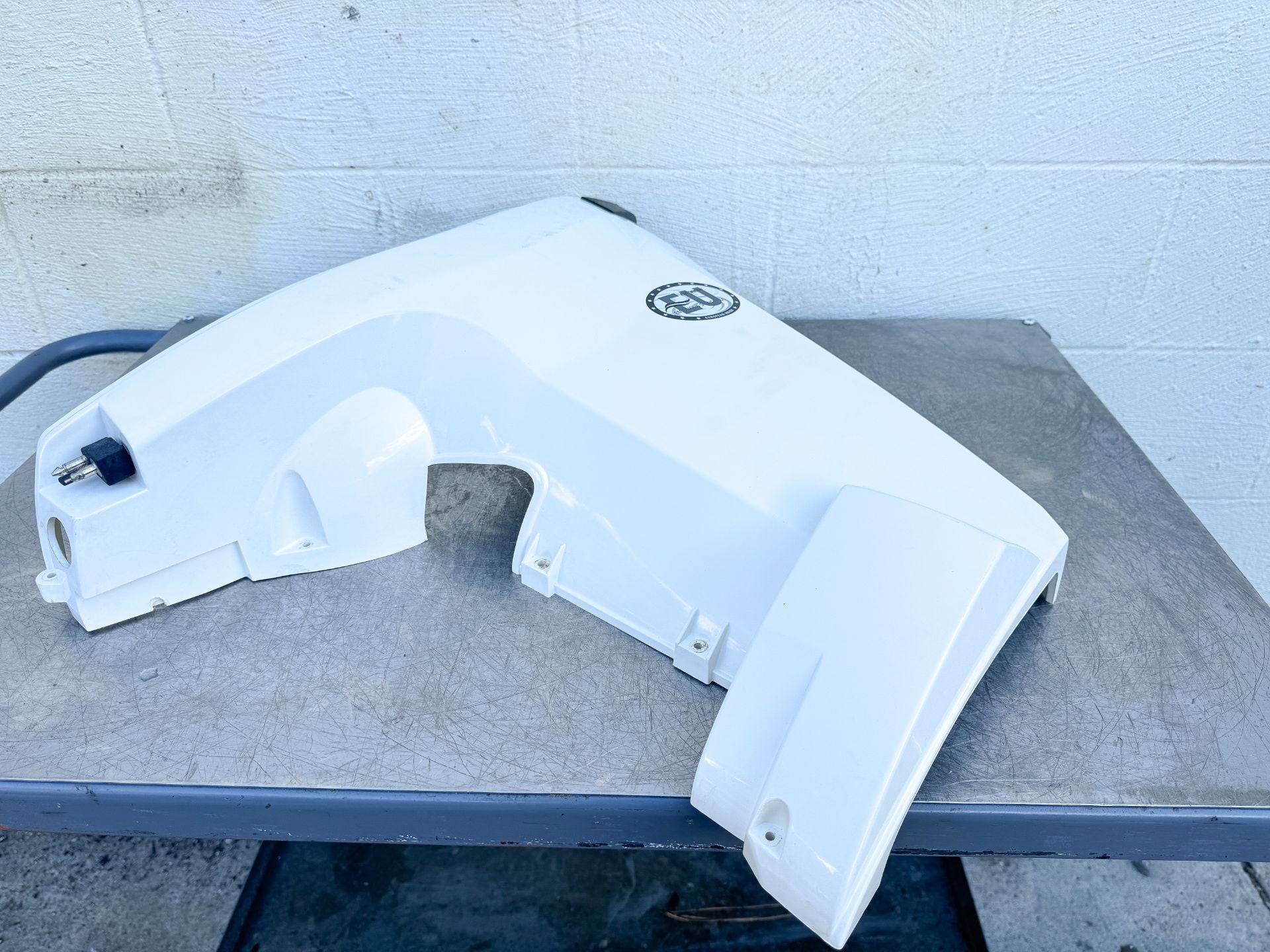 2015 Evinrude 30 HP 2 Stroke Outboard Lower Apron Cowling Port White 5008170 OEM