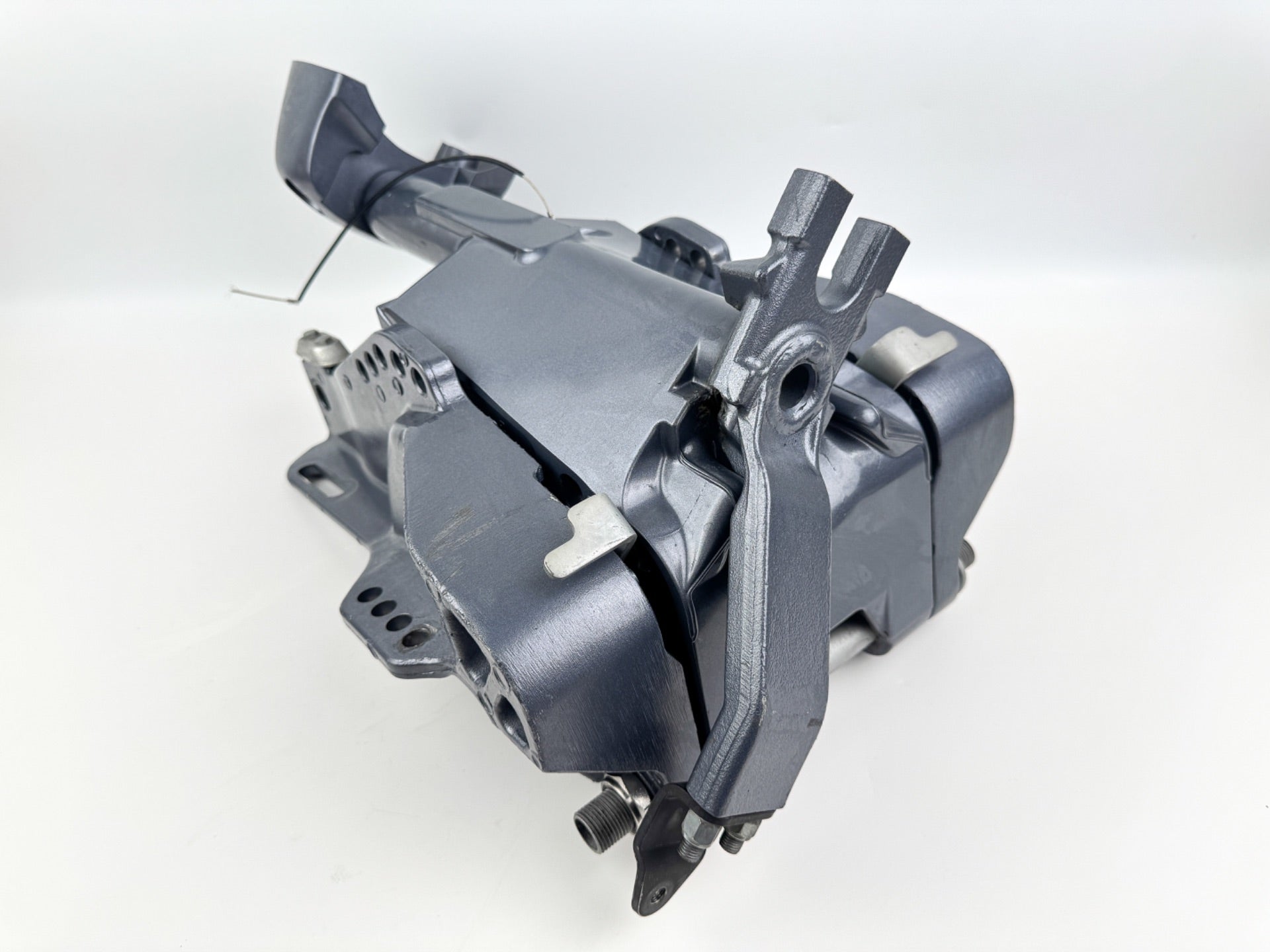 2014 Yamaha 60 HP 4 Stroke Outboard Swivel Bracket 69W-42510-01-8D OEM