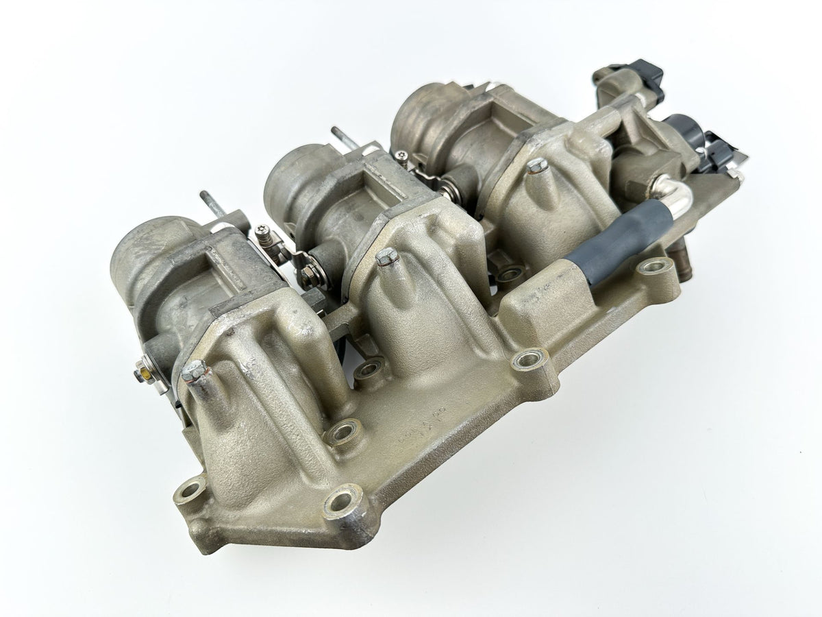 2002 Yamaha 200 HP 4 Stroke Outboard Intake Manifold & Throttle Body 60L-13750-00-00 OEM
