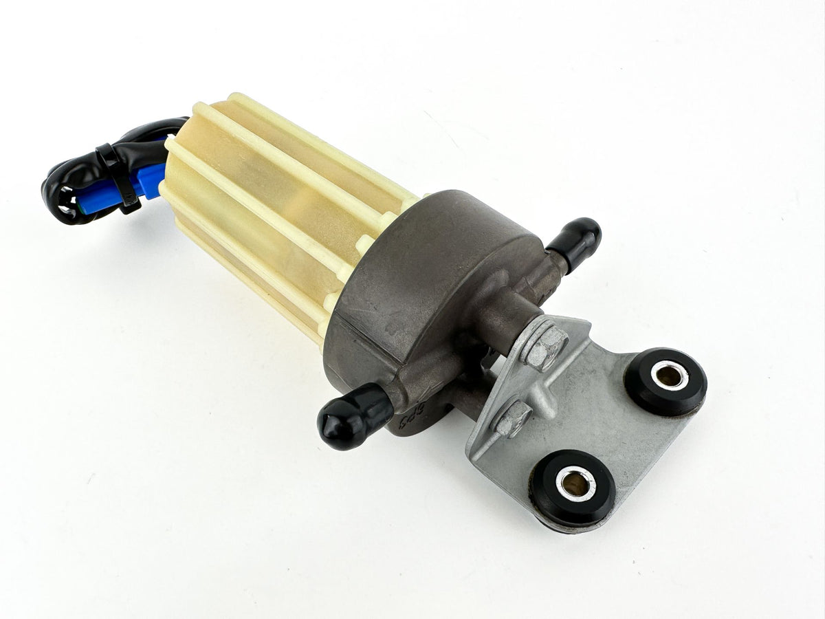 2012 Yamaha 150 HP 4 Stroke Outboard Fuel Filter Assembly 6P3-24562-03-00 OEM