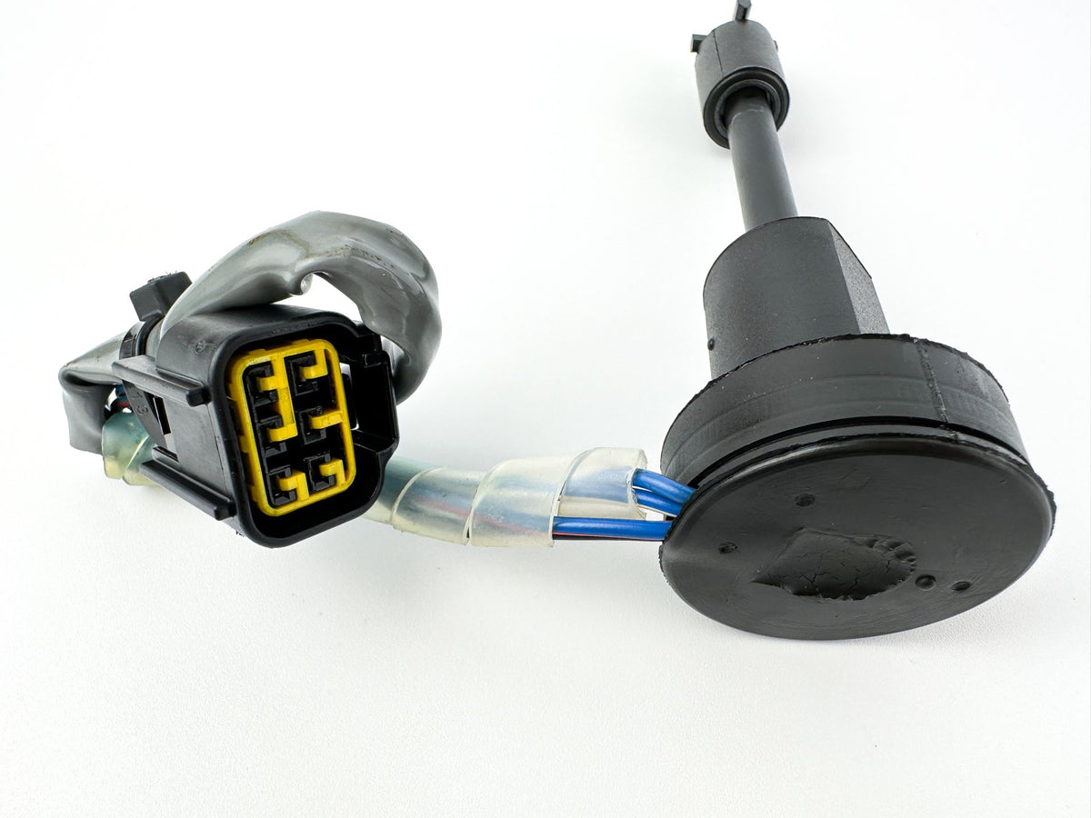 2002 Yamaha 200 HP 2 Stroke Outboard Oil Level Sensor 67H-85730-01-00 OEM