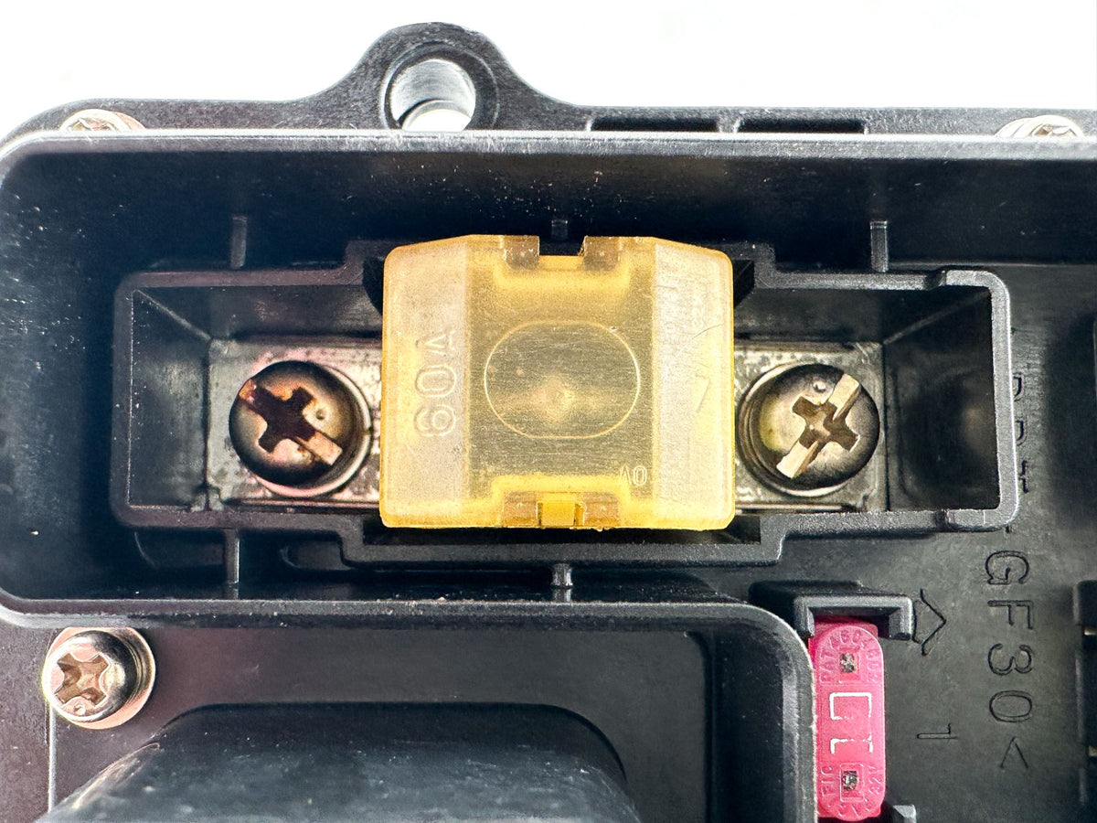 2014 Yamaha 200 HP 4 Stroke Outboard Fuse Box 6DA-82170-00-00 OEM