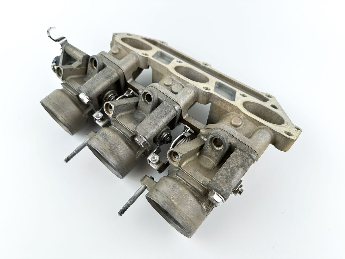 2002 Yamaha 200 HP 4 Stroke Outboard Intake Manifold & Throttle Body 60L-13750-00-00 OEM