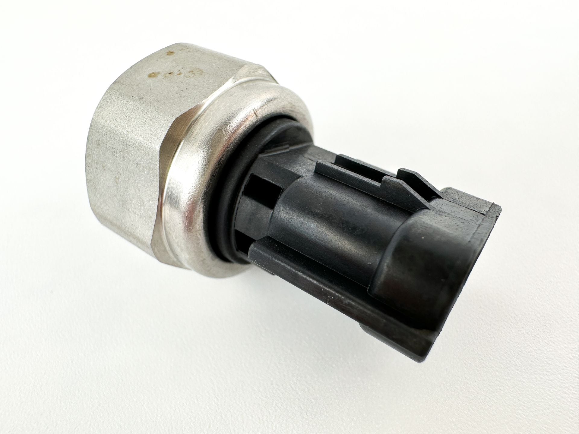 2022 Yamaha 200 HP 4 Stroke Outboard Oil Pressure Sensor 6AW-83651-01-00 OEM