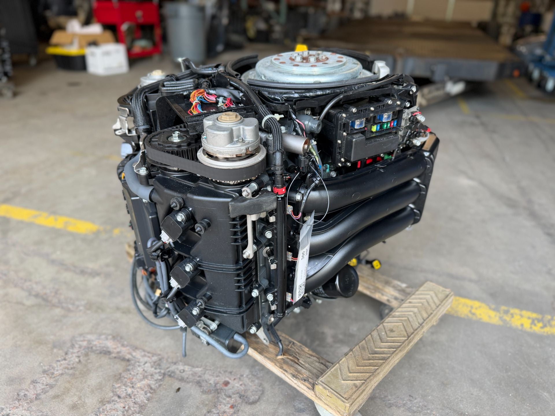 2014 Yamaha F300 300 HP 4.2L Outboard Powerhead 1225 Hours