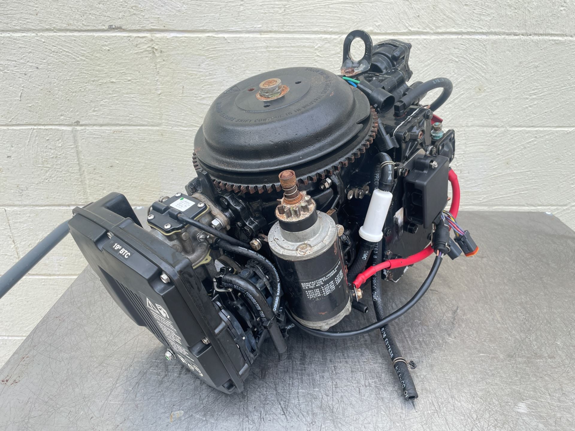 1999 Johnson 50 HP 2 Stroke Outboard Powerhead 0437342 OEM