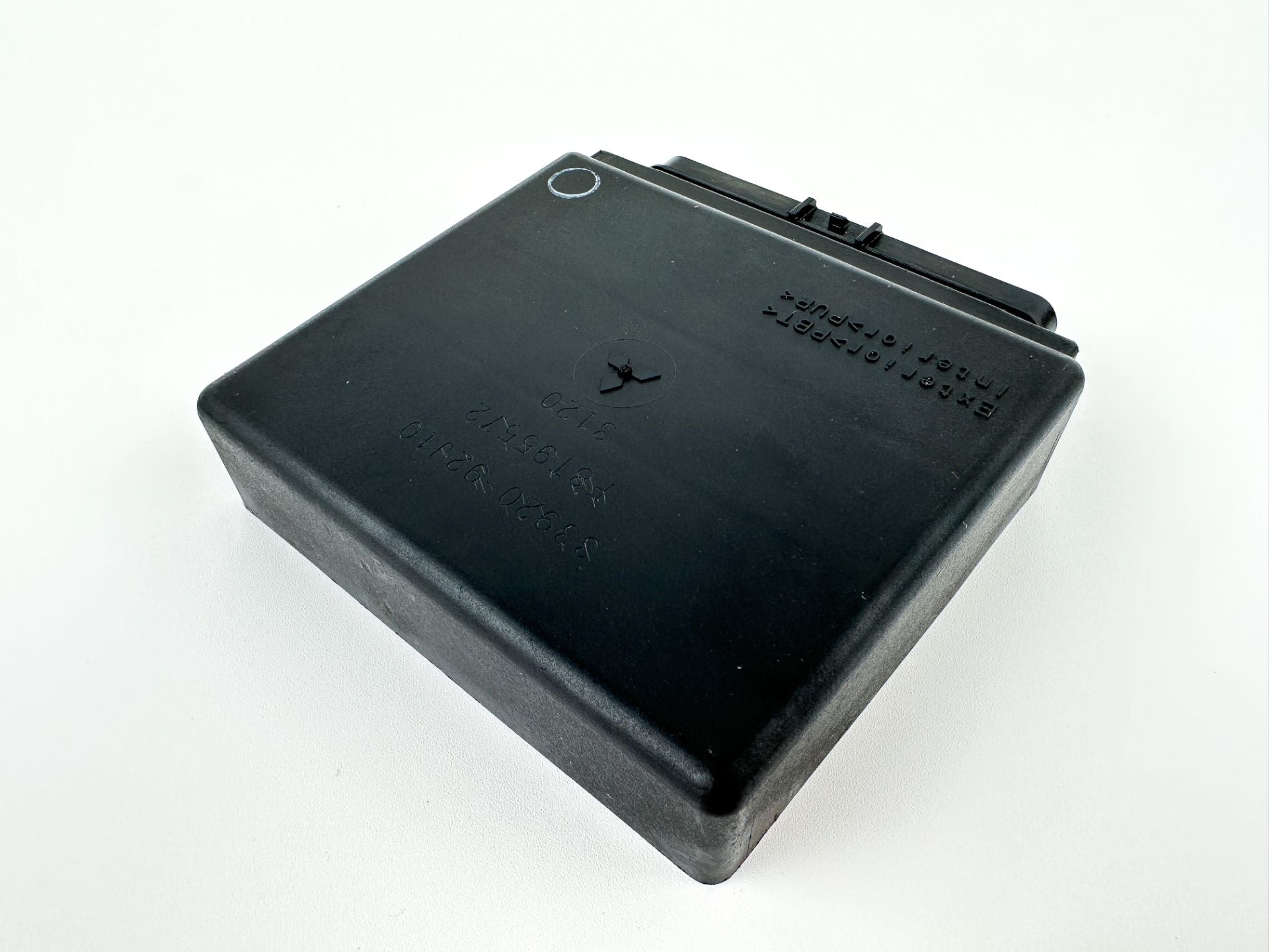 2003 Suzuki 140 HP 4 Stroke Outboard Engine Control Unit ECU 33920-92J10 176 Hours