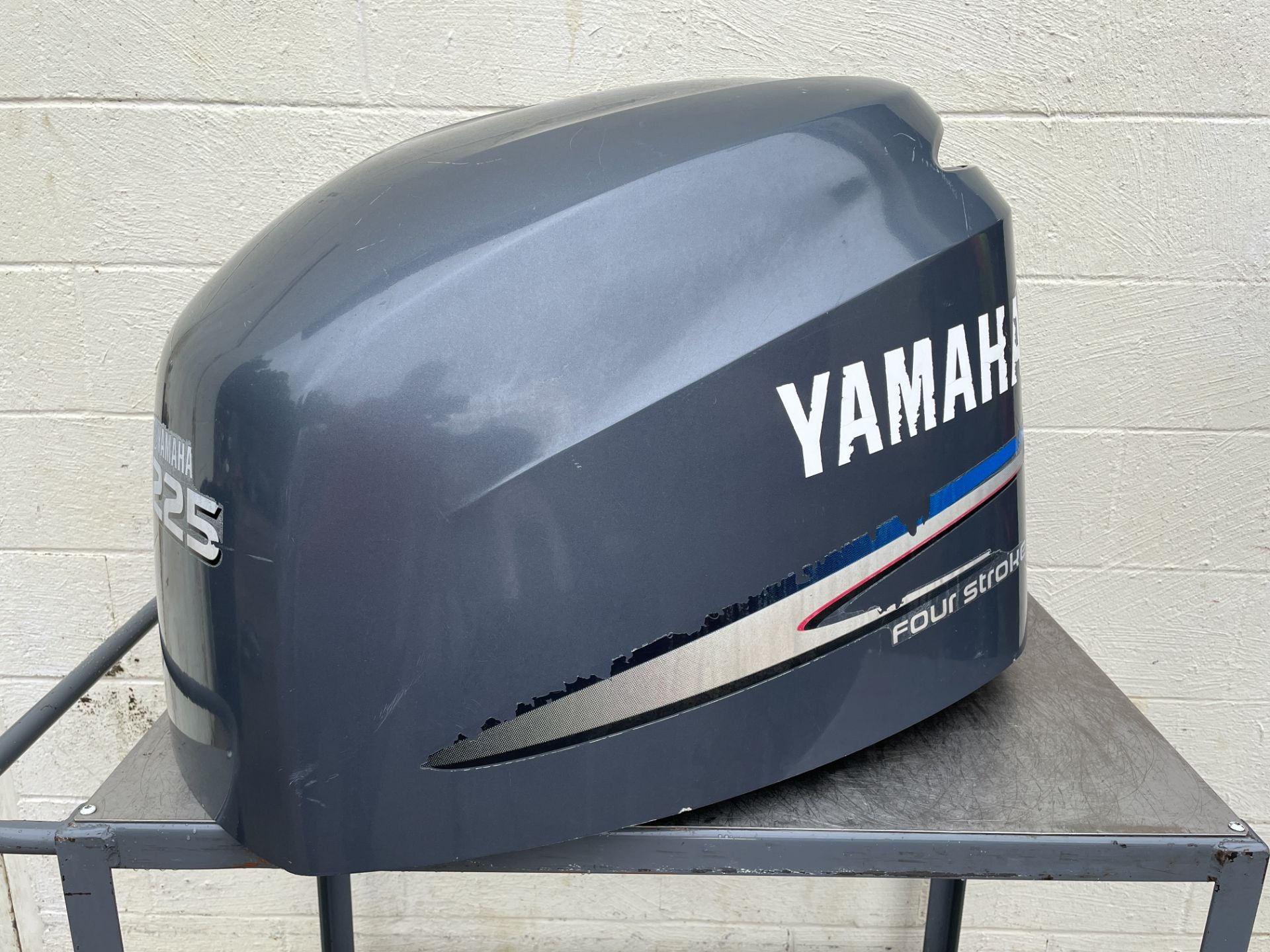 2003 Yamaha 225 HP 4 Stroke Outboard Top Cowling 69J-42610-00-8D OEM