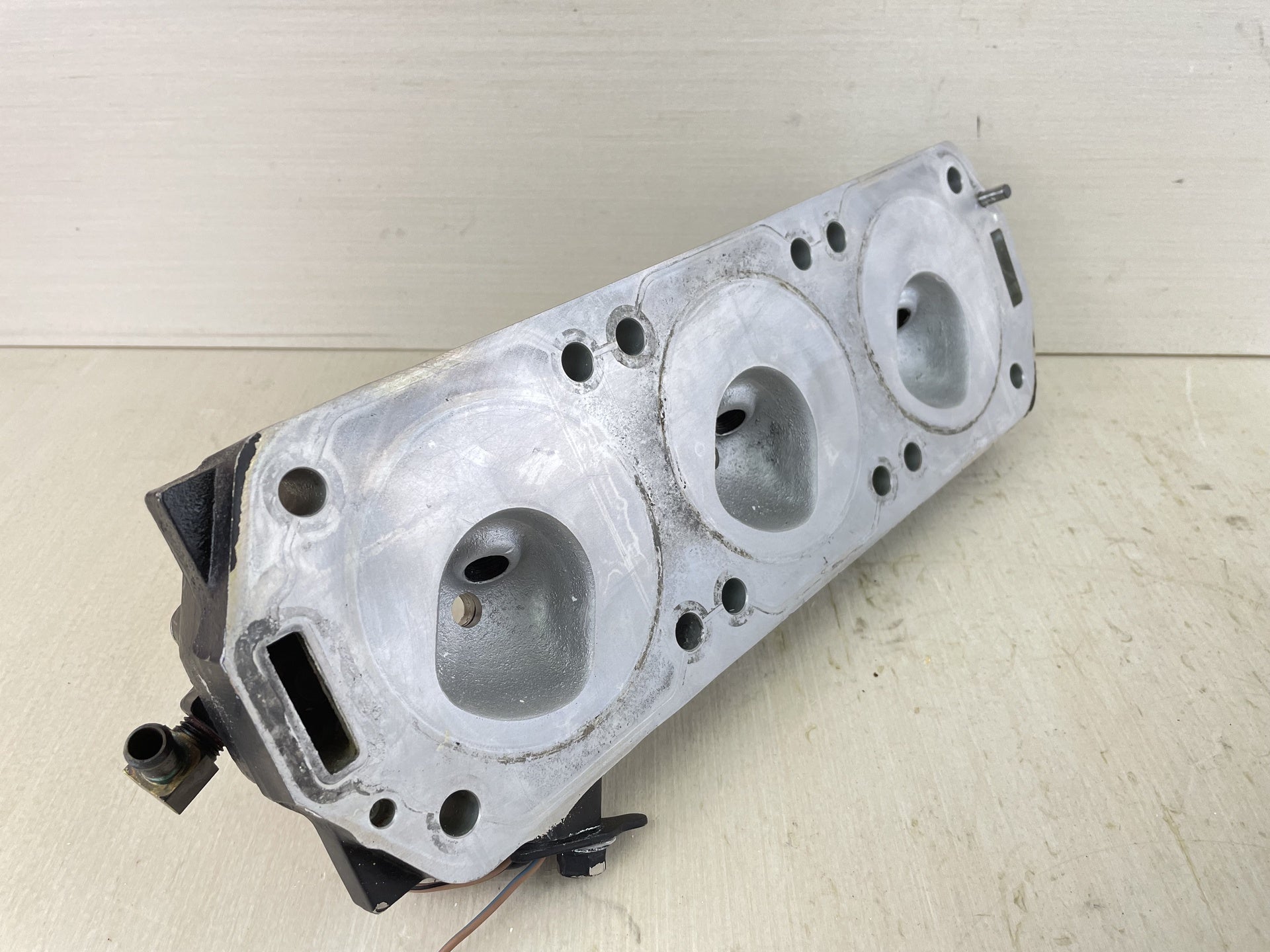 Mercury 135 150 HP 2 Stroke Optimax DFI Cylinder Head Port Starboard 852380T1 852381T1