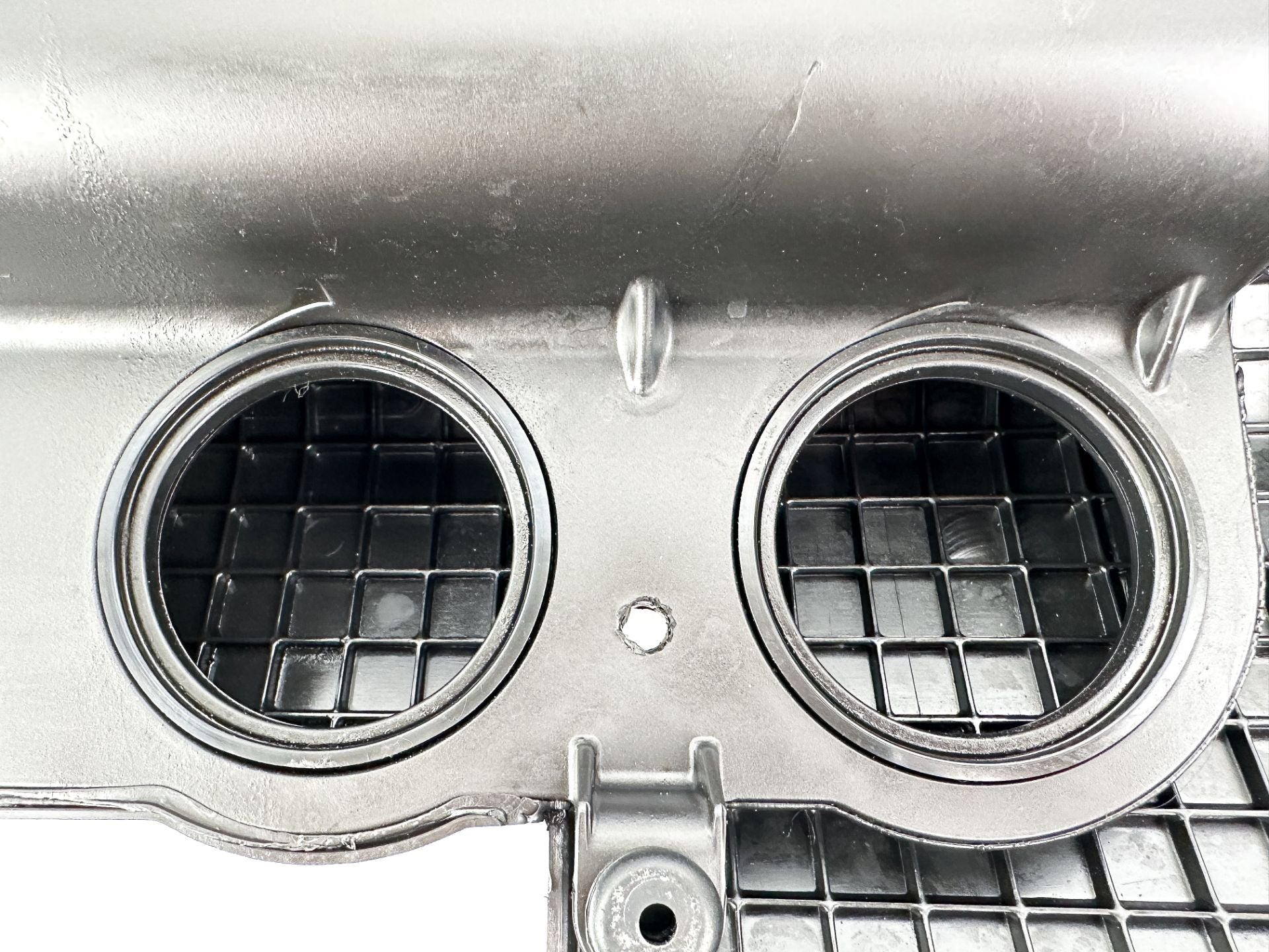 Evinrude 75 90 HP Outboard Etec Air Silencer Box Assembly 5005183 2004+