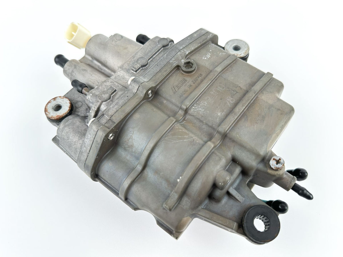 2013 Suzuki 140 HP 4 Stroke Outboard Vapor Separator Tank VST 15600-92J50 OEM