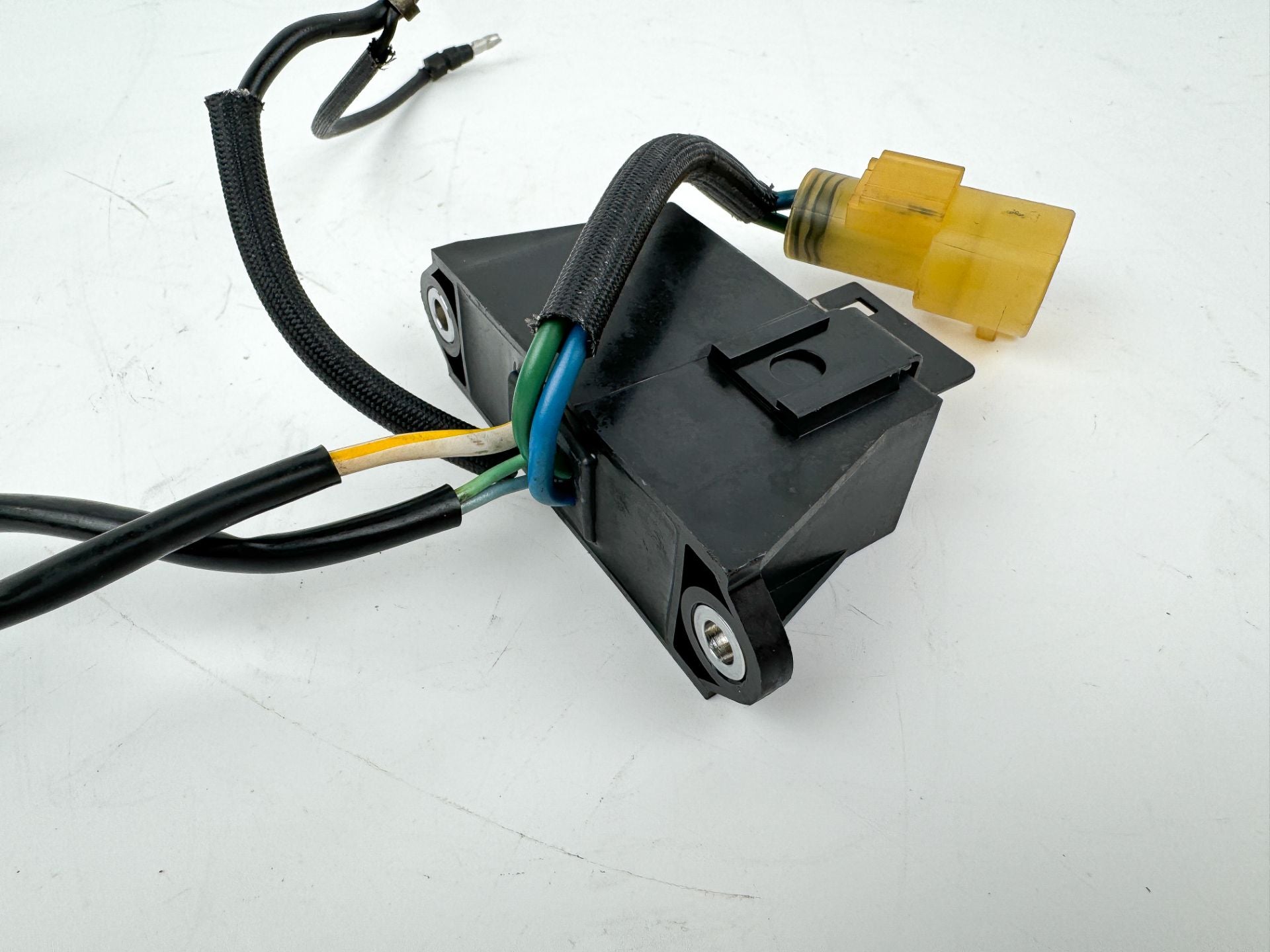 1996 Honda 40 HP 4 Stroke Outboard Trim Tilt Relay 38550-ZV5-822 OEM