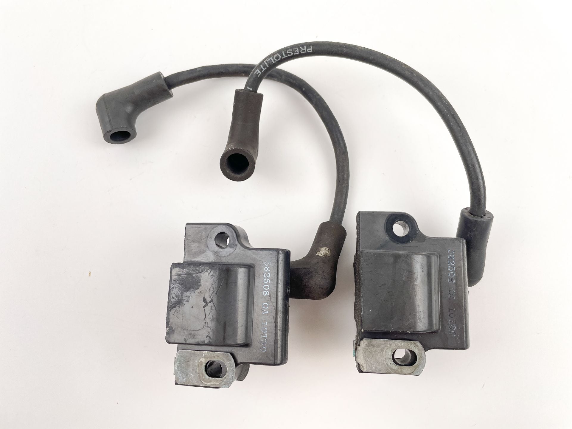 1985 Evinrude 50 HP 2 Stroke Outboard Ignition Coil Set 0582508 OEM