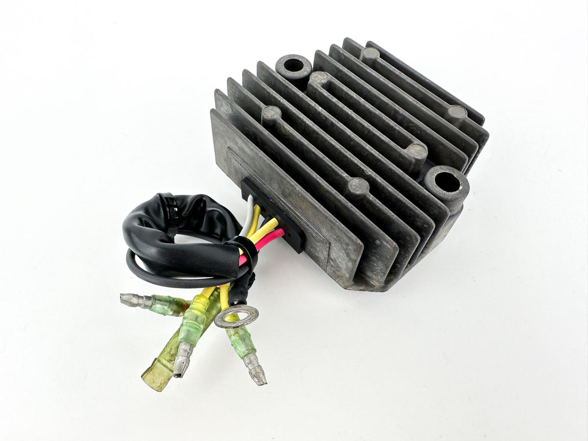 2005 Yamaha 25 HP 4 Stroke Outboard Rectifier & Regulator 65W-81960-10-00 OEM