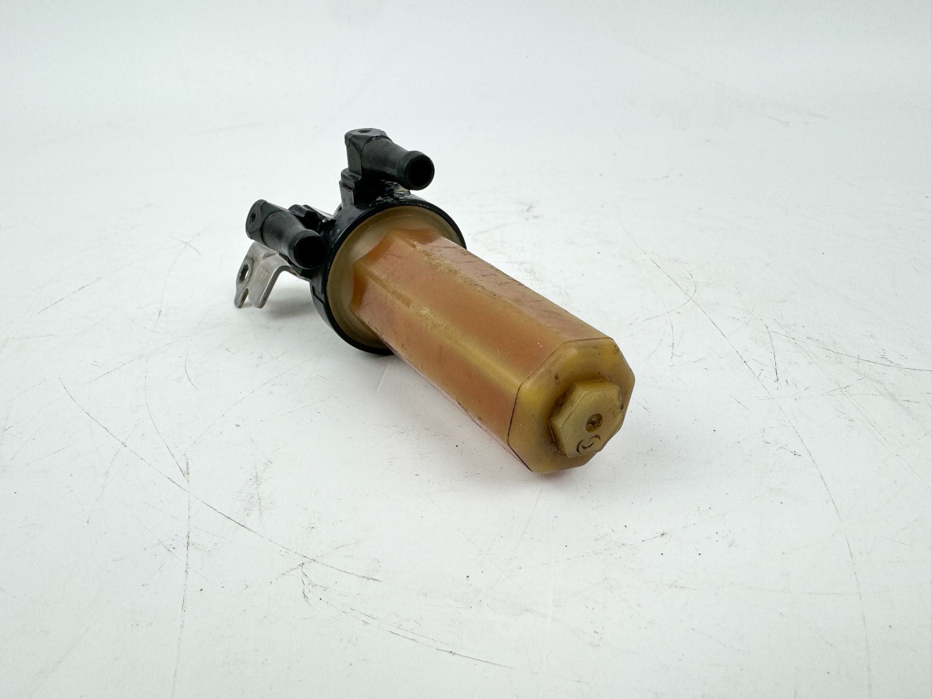 2005 Yamaha 115 HP 4 Stroke Outboard Fuel Filter Assembly OEM