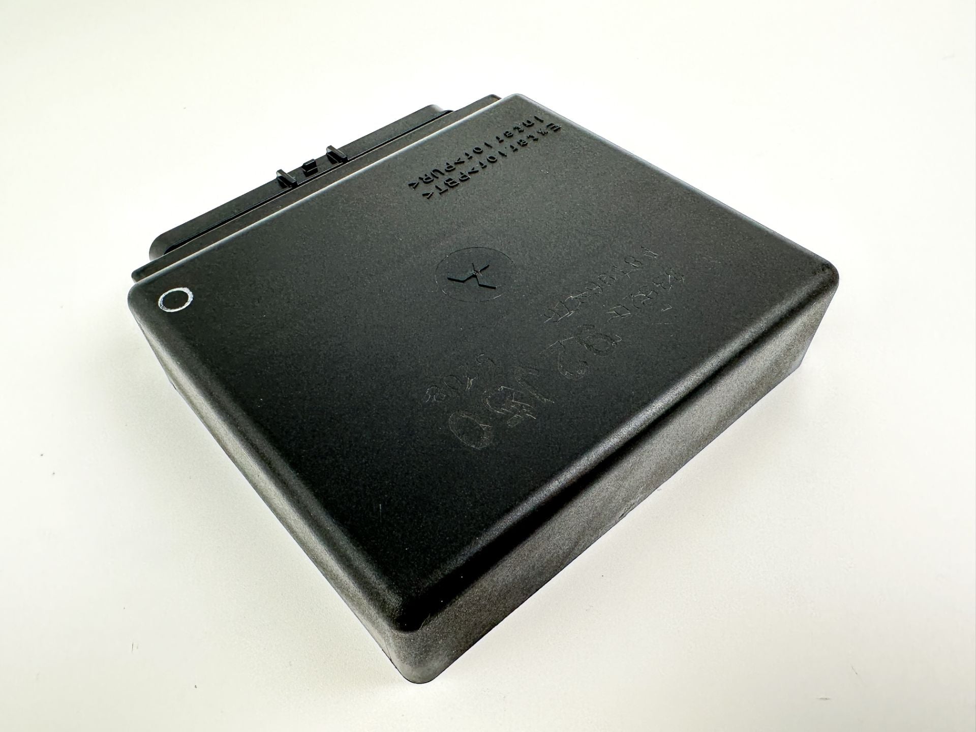 2005 Suzuki 140 HP 4 Stroke Outboard Engine Control Unit ECU 33920-92J50 OEM