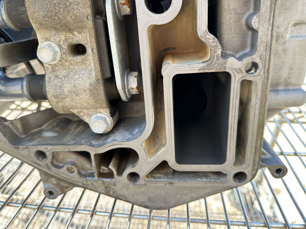 2016 Yamaha 115 HP 4 Stroke L" 20" Complete Midsection & Swivel Bracket 6EK-45111-00-8D