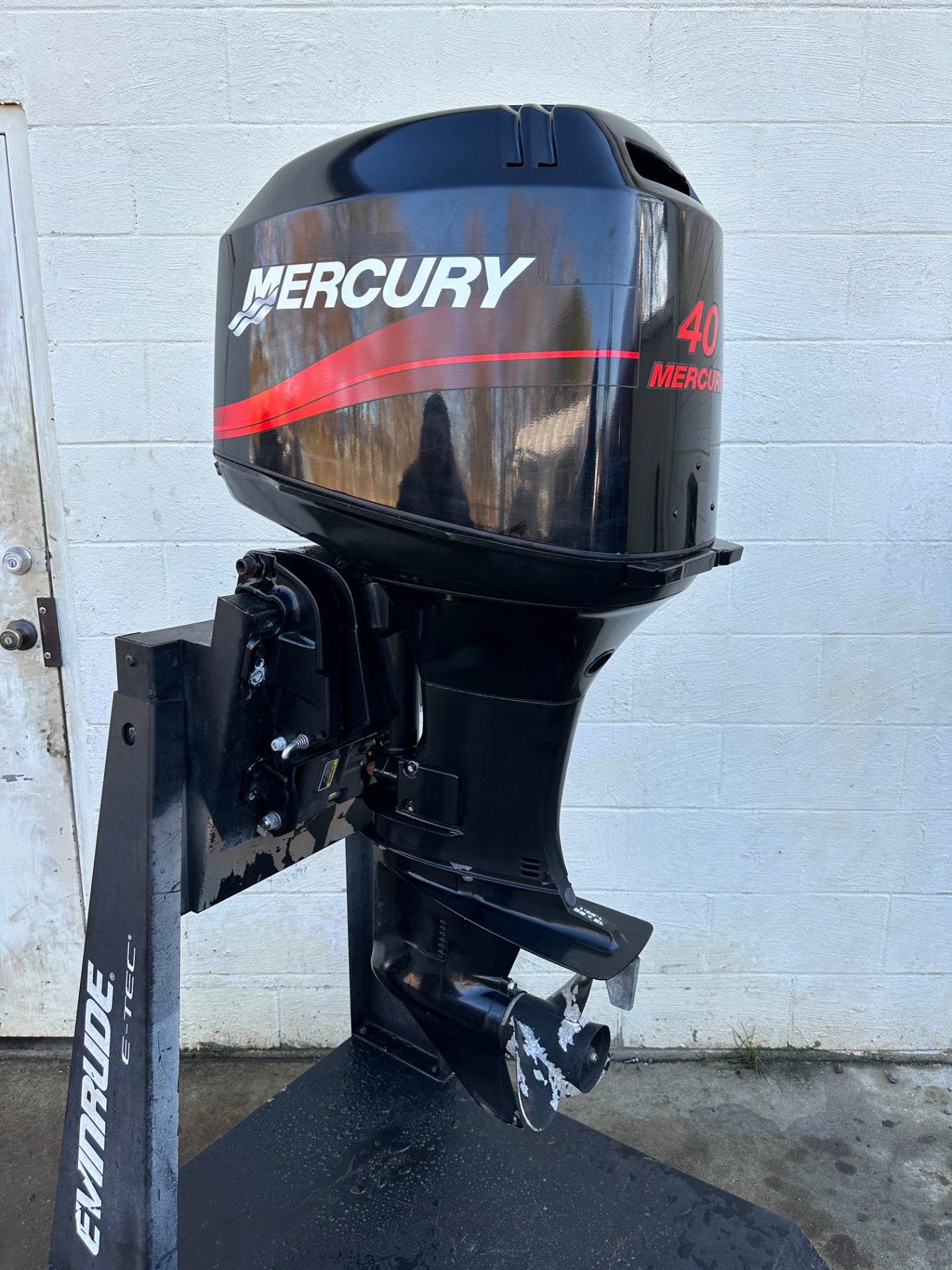 2005 Mercury 40HP 2 Stroke Outboard Engine W/ 15" Short Shaft - Great Condition