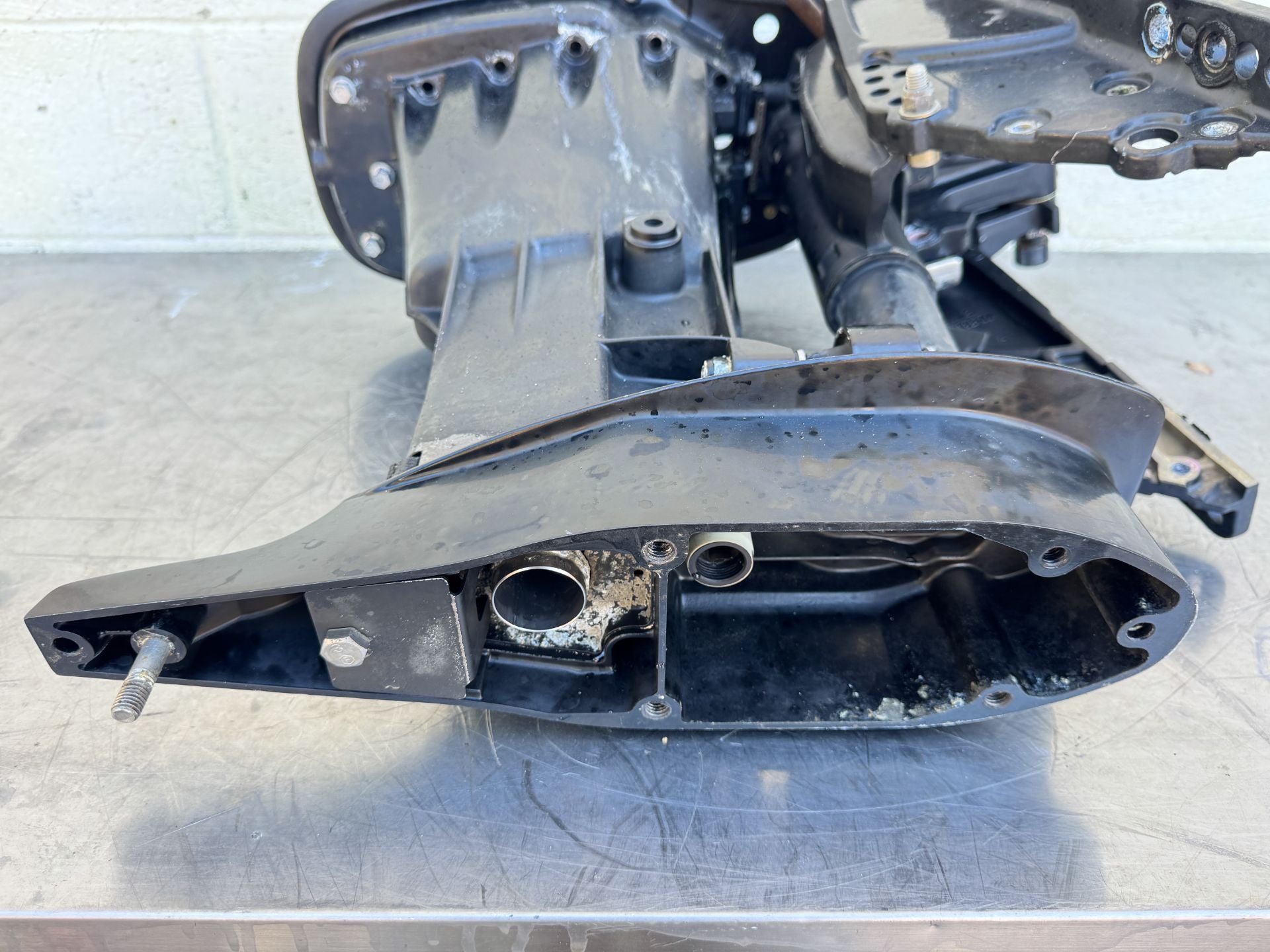 2007 Mercury 60 HP 4 Stroke Outboard Complete Midsection & Swivel Bracket 852421T5