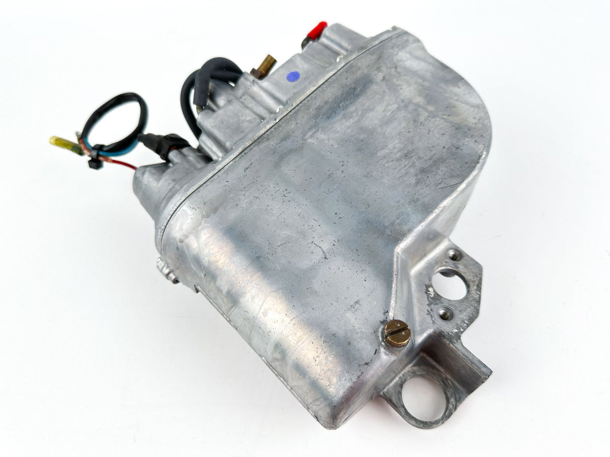 2004 Yamaha 150 HP 2 Stroke Outboard VST Float Chamber Assembly 68F-14182-01-00 OEM