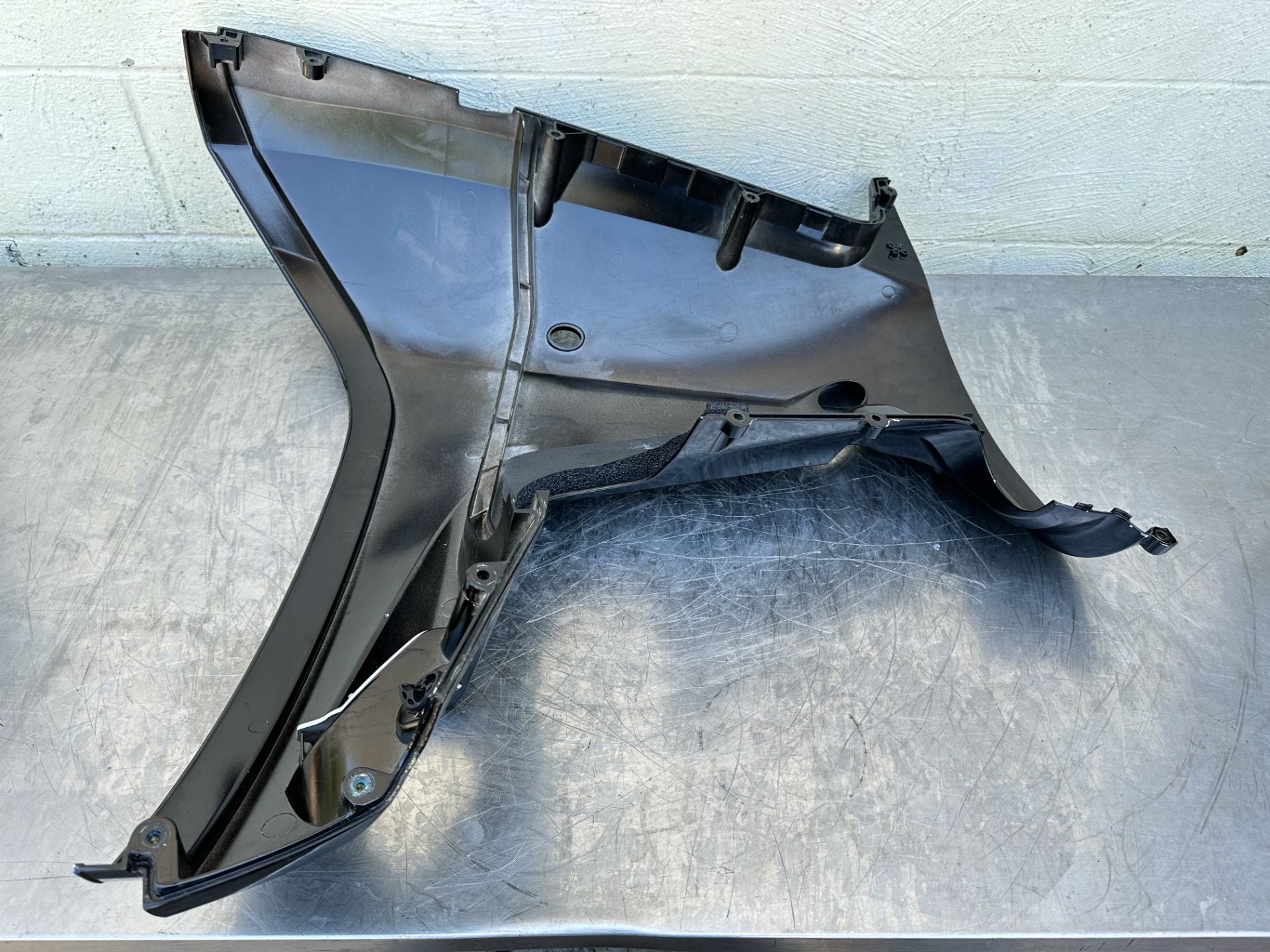 2015 Mercury 90 HP 4 Stroke Outboard Lower Apron Cowling Starboard 8M0088280 OEM