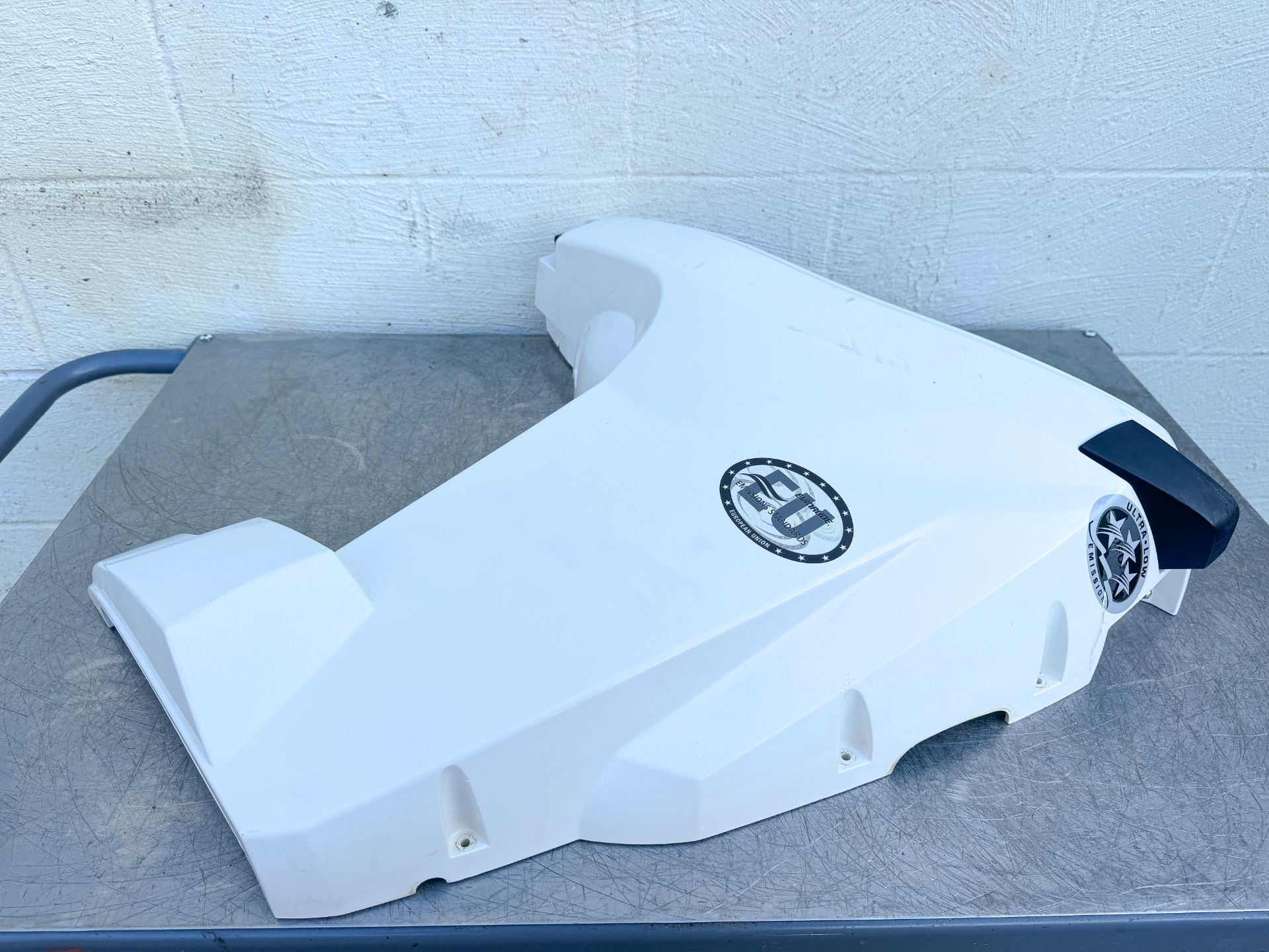 2015 Evinrude 30 HP 2 Stroke Outboard Lower Apron Cowling Port White 5008170 OEM