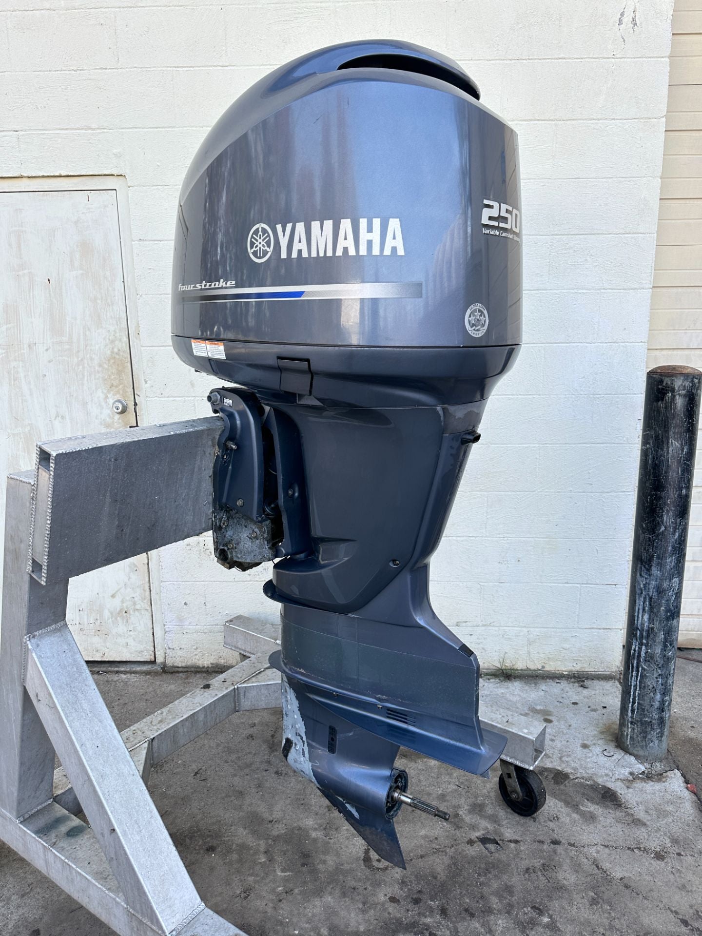 2014 Yamaha 250HP 4 Stroke Outboard Engine W/ 30" Shaft 825 Hours