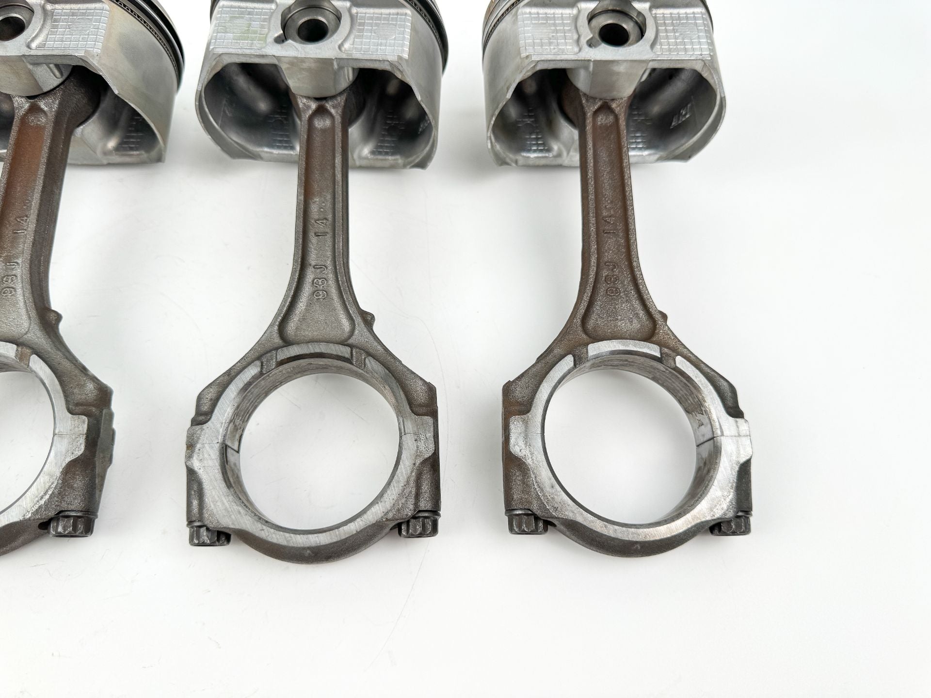 04 + Suzuki DF 225 250 HP 4 Stroke Outboard Piston Connecting Rod Set 12111-93J02-0B0