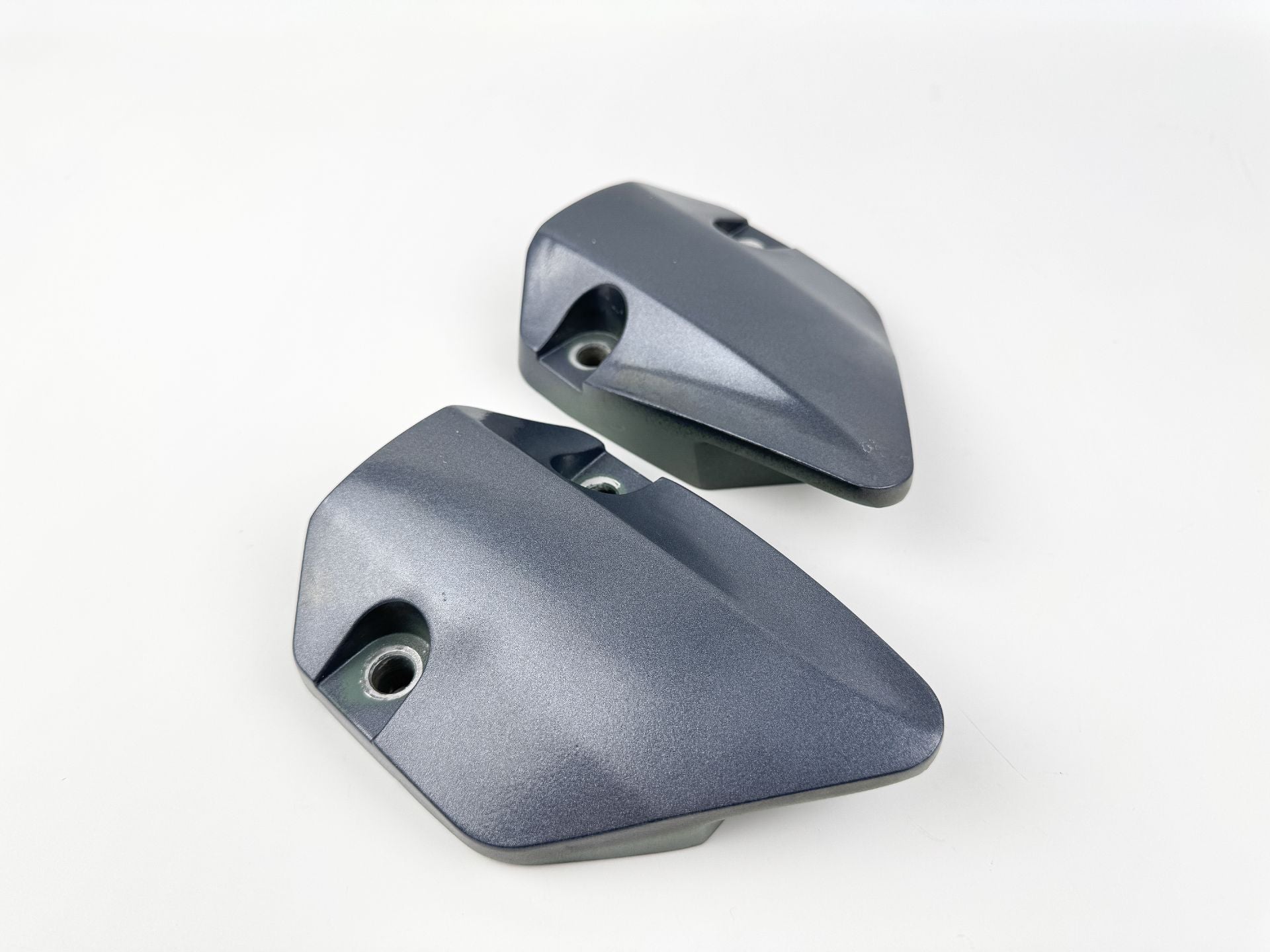 2006 Yamaha 150 HP 4 Stroke Outboard Lower Mount Covers Set 63P-44556-00-8D OEM