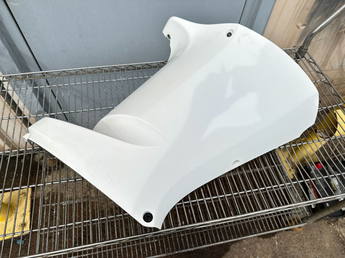 2014 Yamaha 300 HP 4 Stroke Outboard Lower Apron Cowling Port 6CE-42741-01-8D OEM