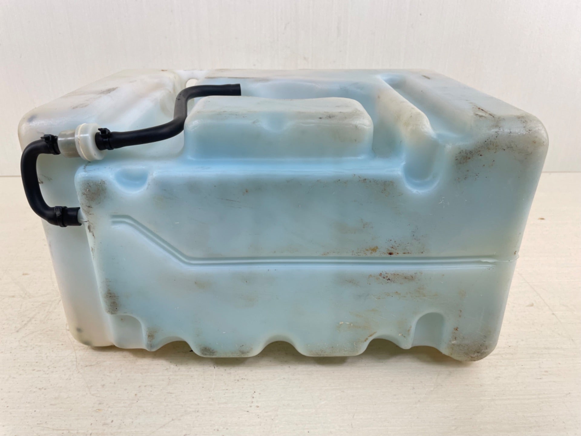 Yamaha Outboard Remote 2 Stroke Oil Tank Assembly Tank 2.8 Gallons 10L