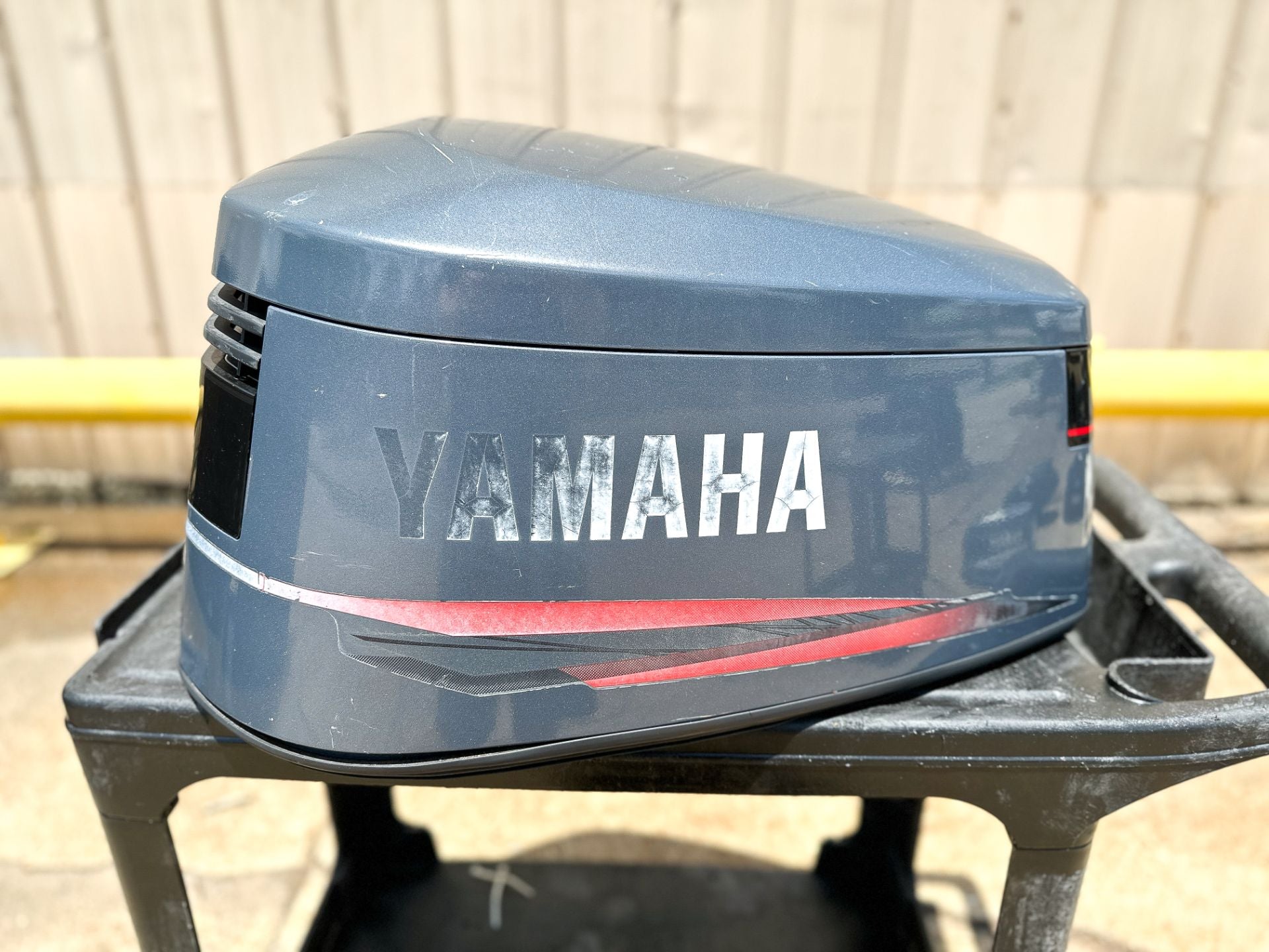2001 Yamaha 115 HP 2 Stroke Outboard Top Cowling 6N6-42610-30-4D OEM