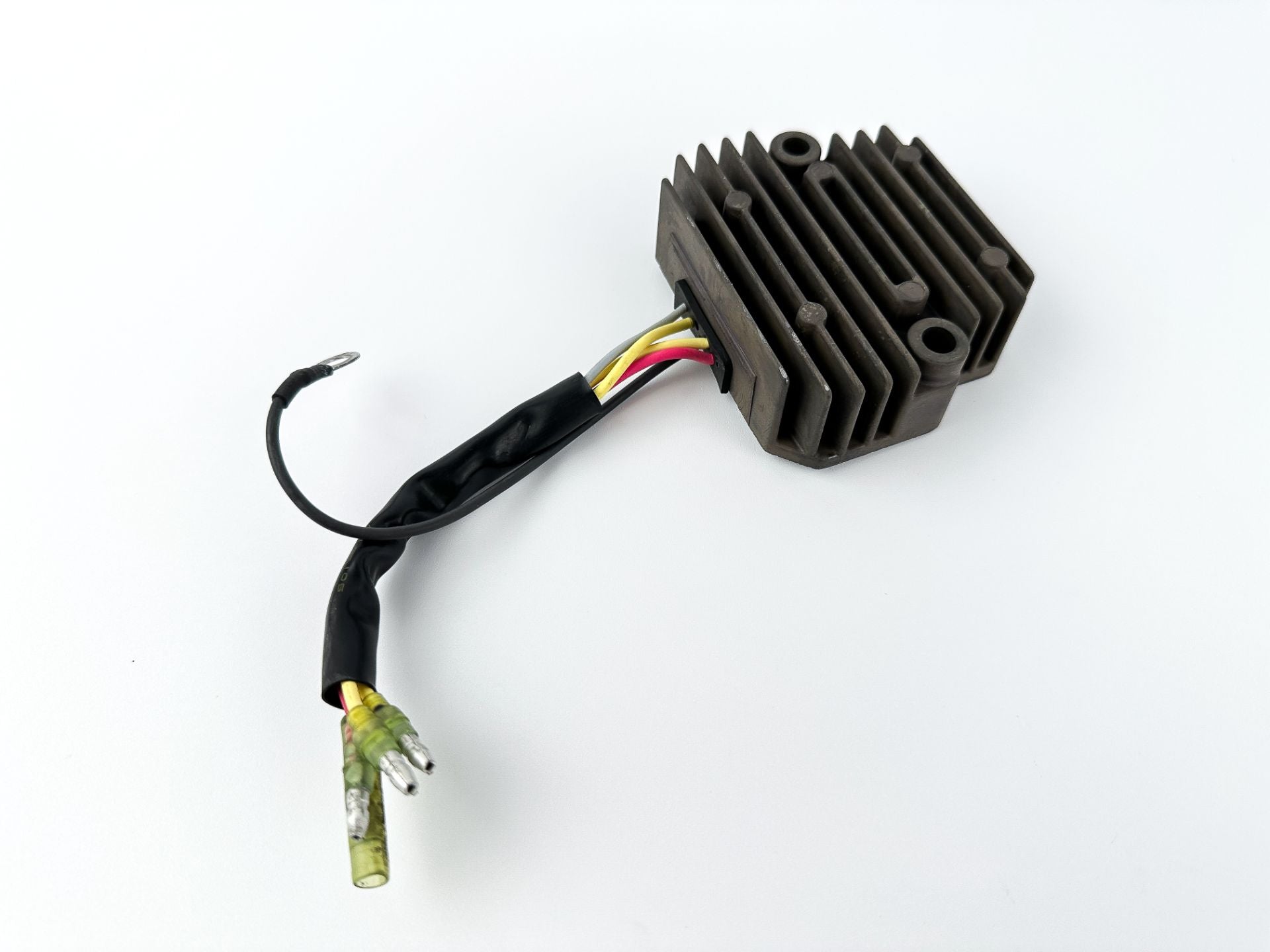 2006 Yamaha 40 HP 4 Stroke Outboard Rectifier & Regulator 65W-81960-10-00 OEM