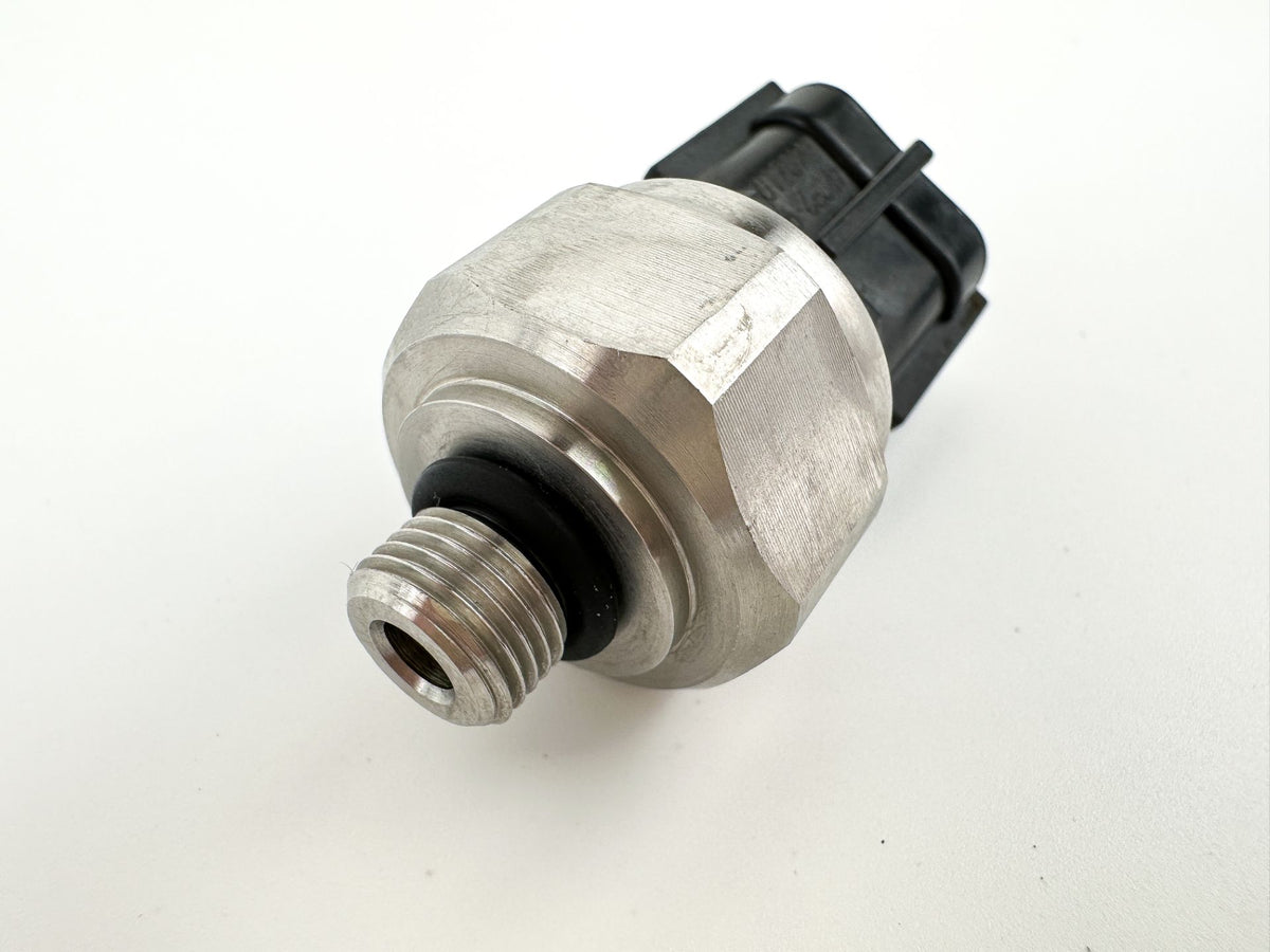 2014 Yamaha 200 HP 4 Stroke Outboard Oil Pressure Sensor 6AW-83651-00-00 OEM