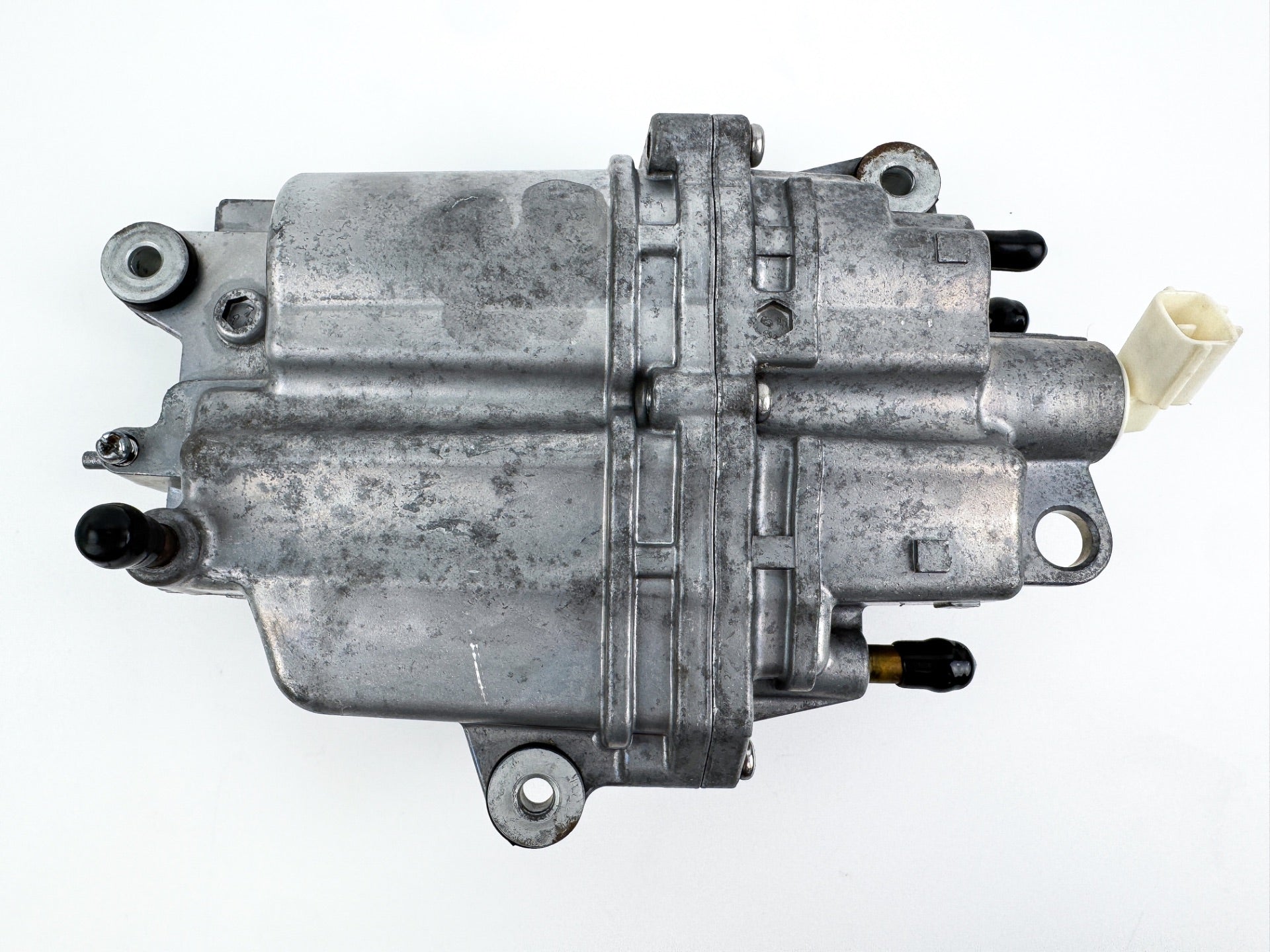 2003 Suzuki 90 HP 4 Stroke Outboard Vapor Separator Tank VST 15600-90J01 OEM
