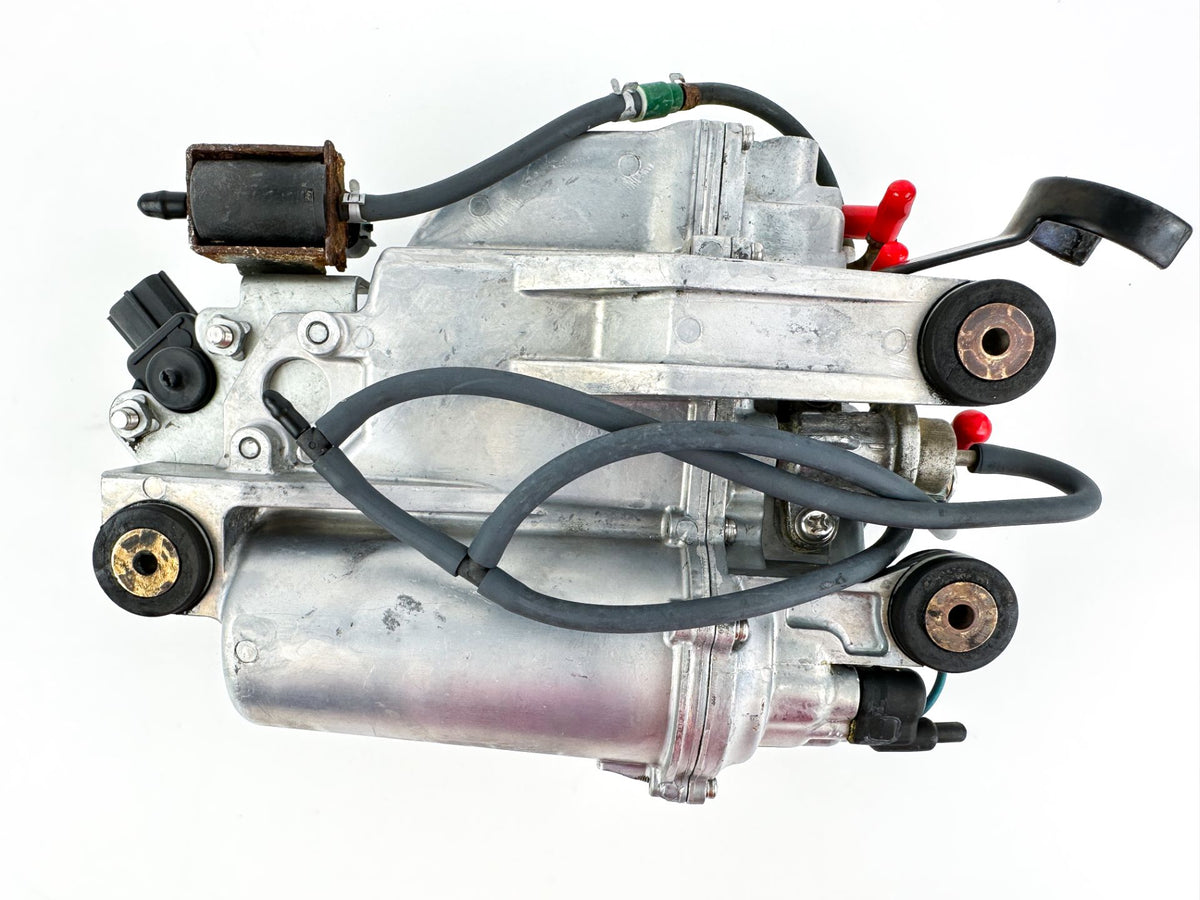 2003 Yamaha 200 HP 2 Stroke Outboard VST Float Chamber Assembly 68F-14182-01-00 OEM