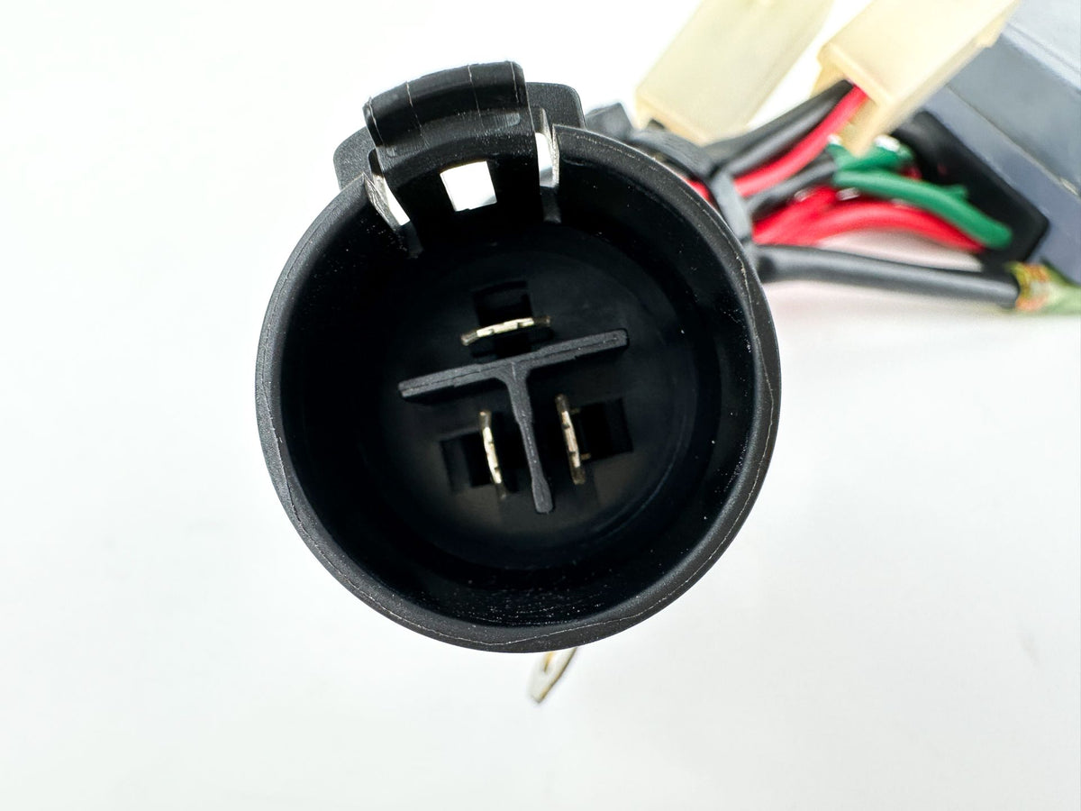 2005 Yamaha 200 HP 2 Stroke Outboard Rectifier & Regulator 67H-81960-01-00 OEM