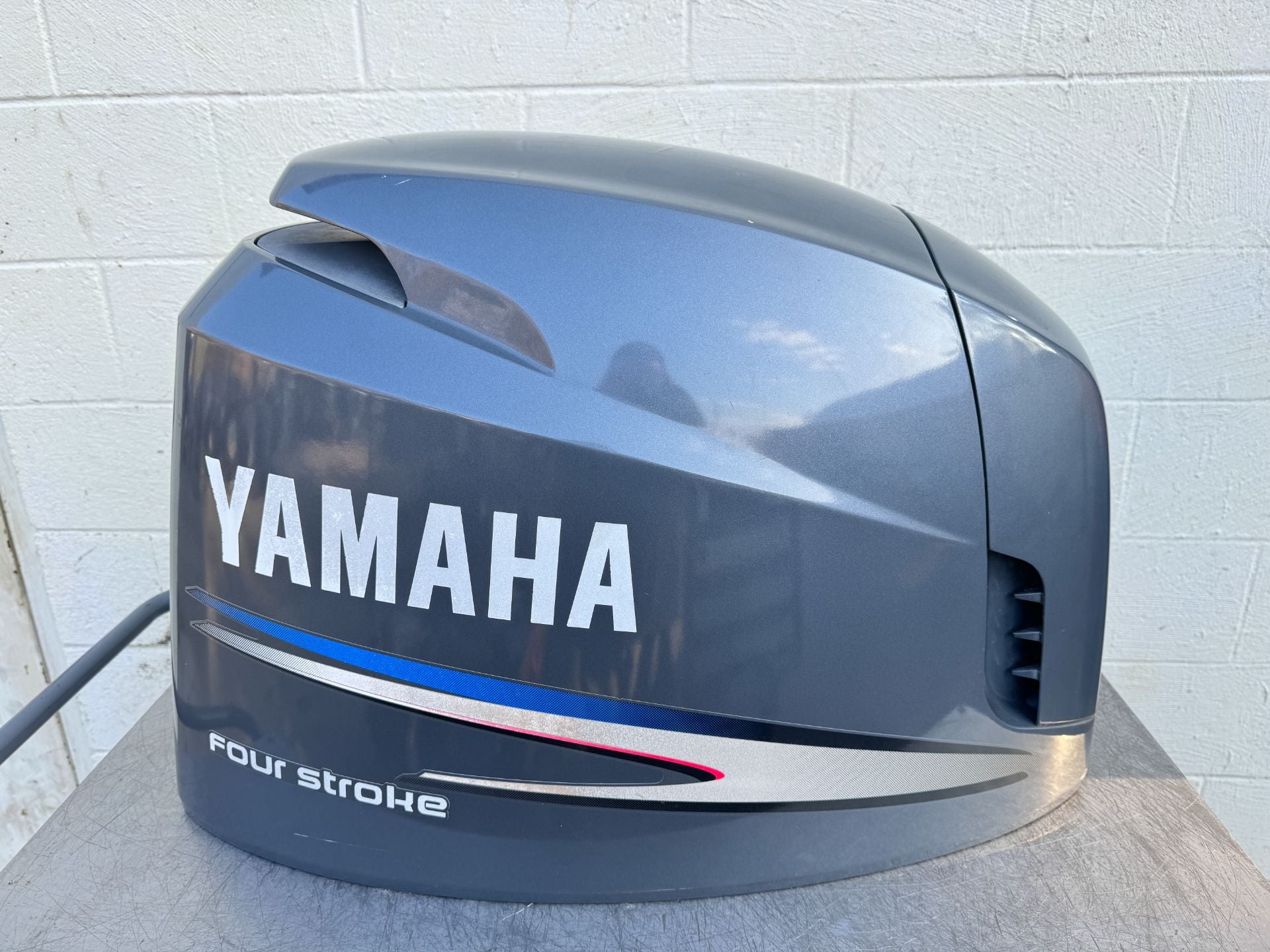 2009 Yamaha 115 HP 4 Stroke Outboard Top Cowling 68V-42610-12-8D OEM