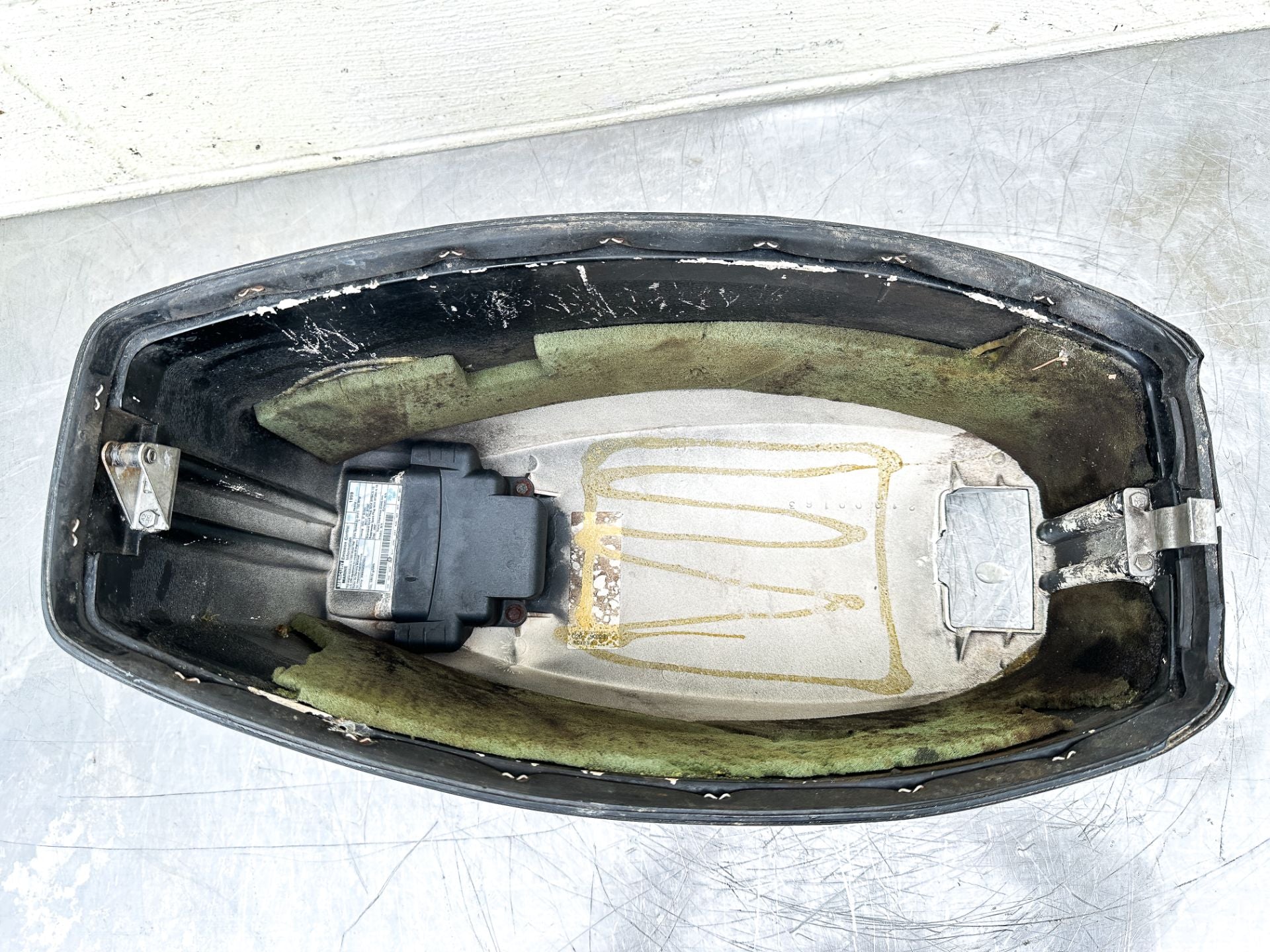 1999 Mercury 25 HP 2 Stroke Outboard Top Cowling 9163T19 OEM