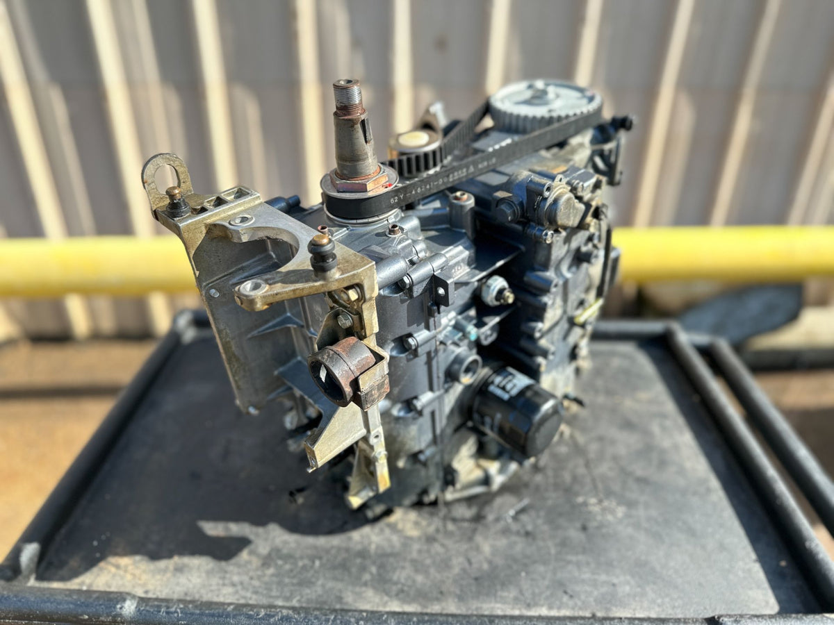 1997 Yamaha 50 HP 4 Stroke Outboard Powerhead 62Y-W009A-11-4D OEM